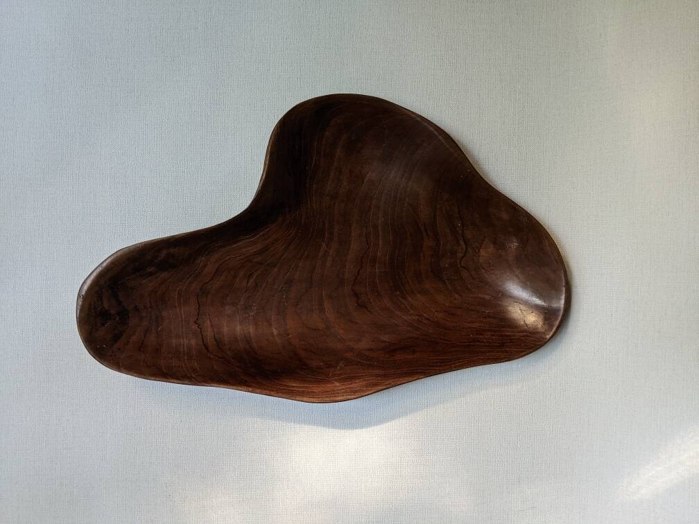 Empty wooden fruit bowl, handmade, slow decoration