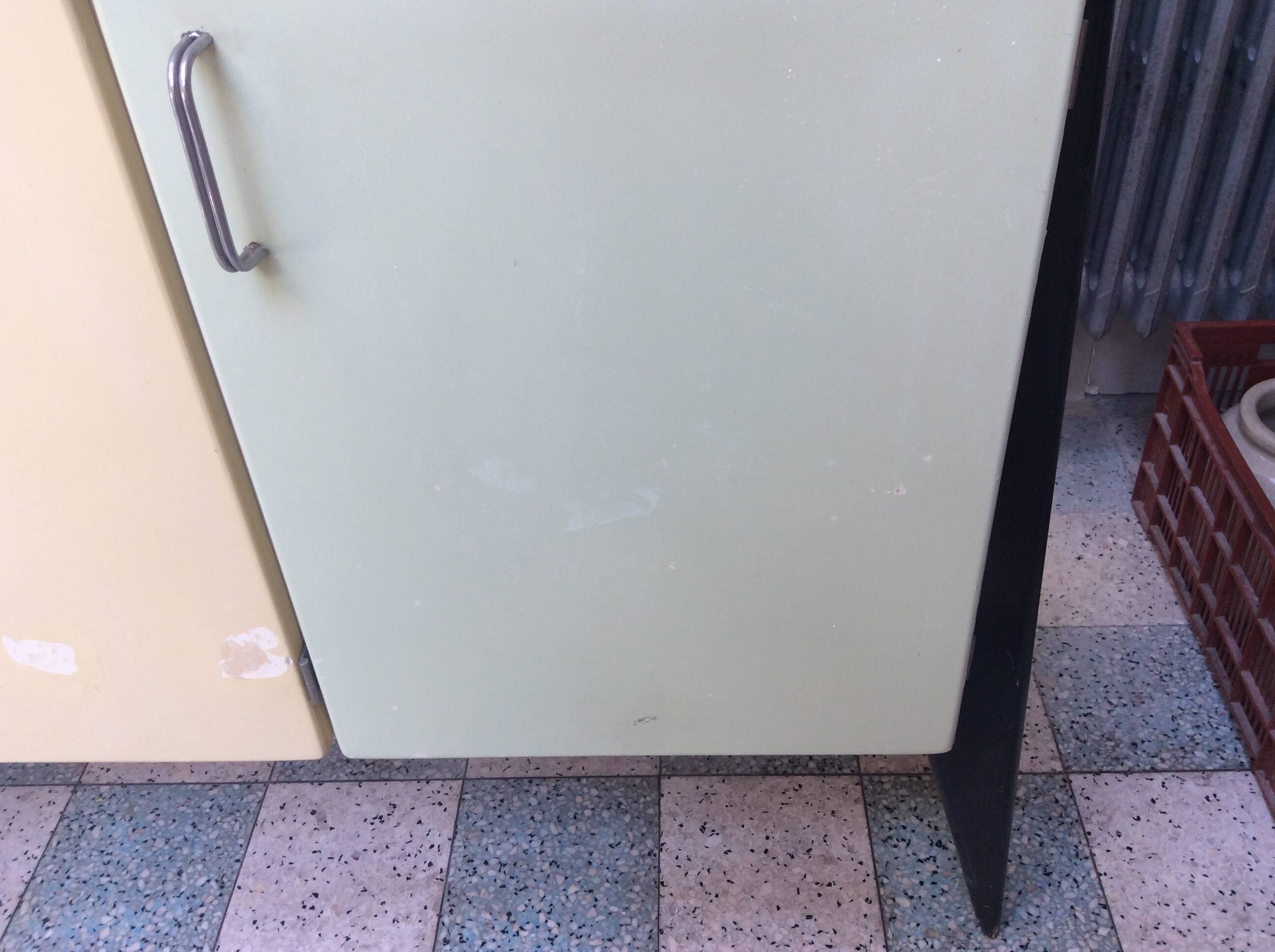 Kitchen sideboard in wood and Formica