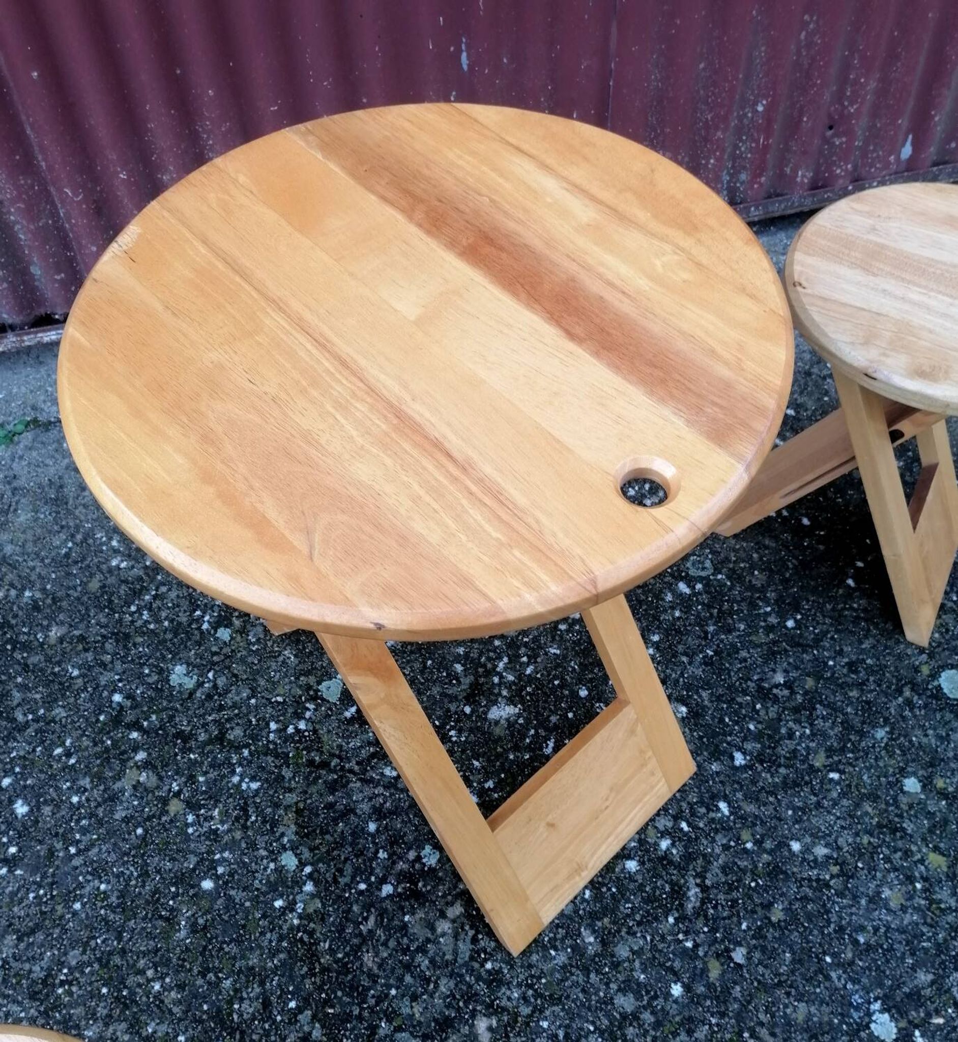 Lot table and folding stools Suzy by Adrian Reed.