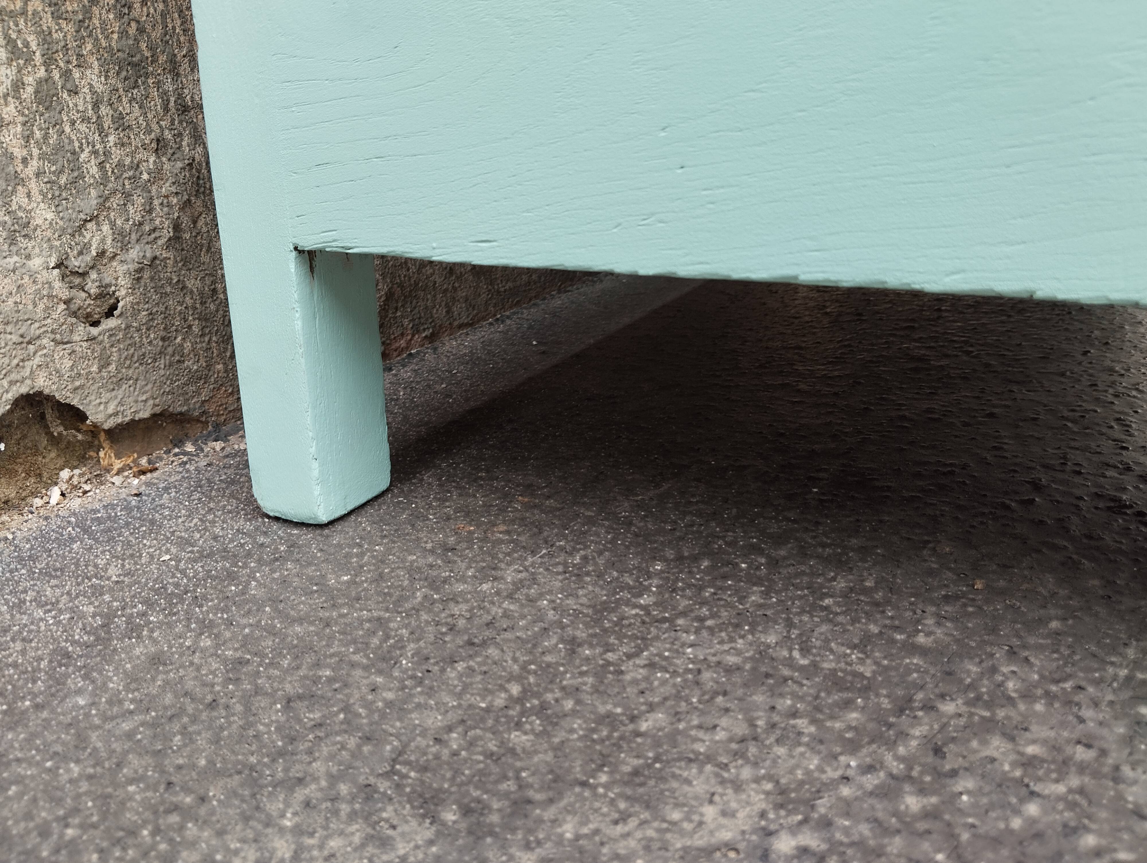 Parisian showcase cabinet year 30