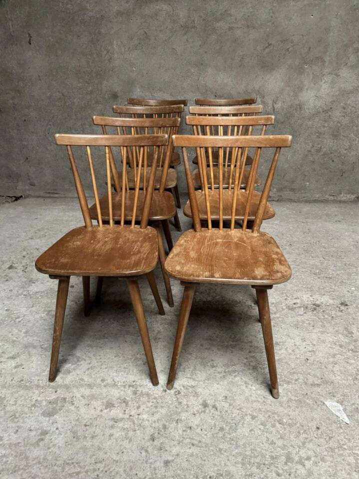 Set of 8 old Scandinavian dlg bistro chairs in wood with curved back and bars