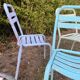 4 chaises dépareillées Tolix brasserie bistrot terrasse French bistrot 60s