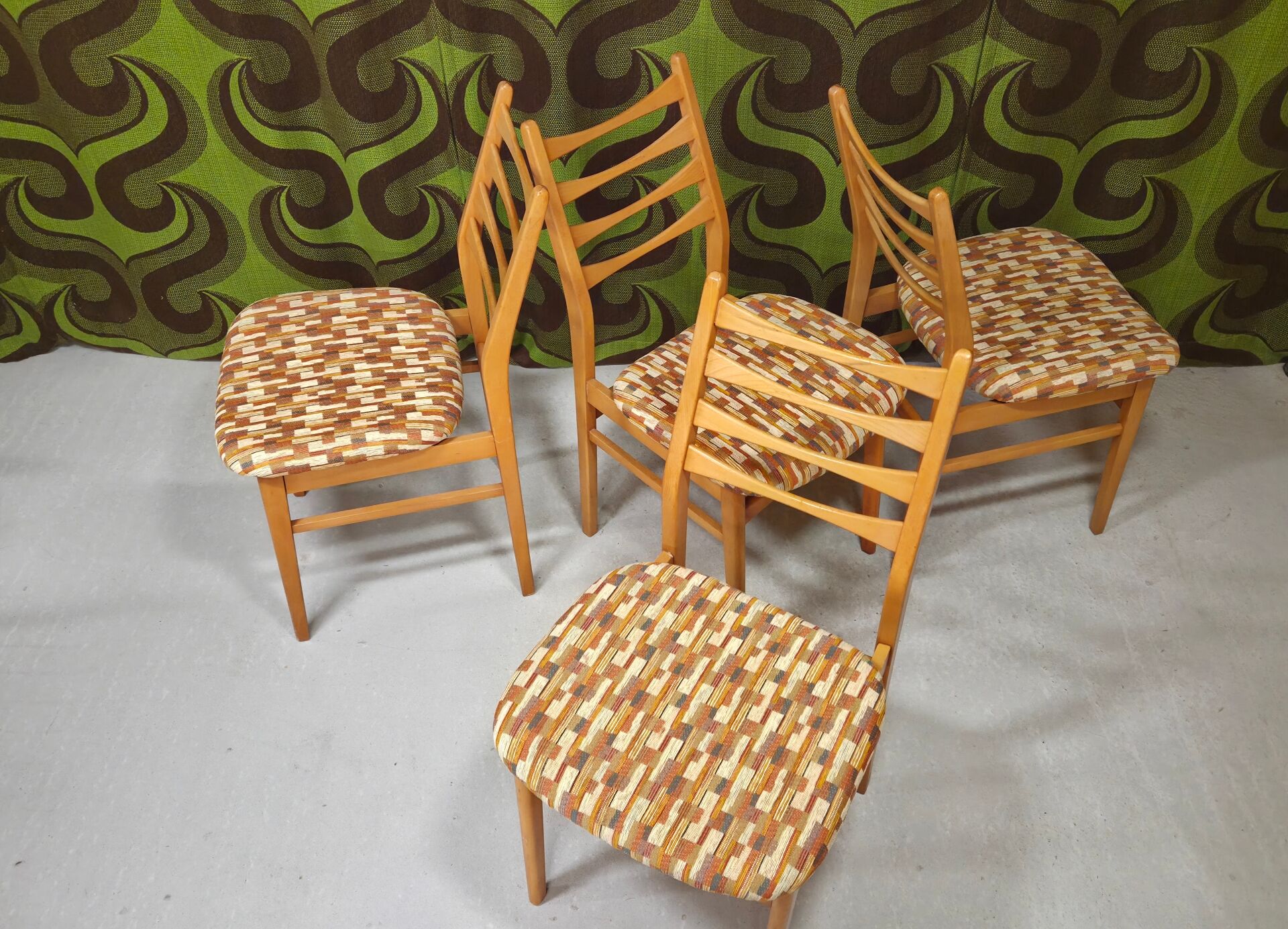 Set of 4 vintage Scandinavian chairs from the 1970s.