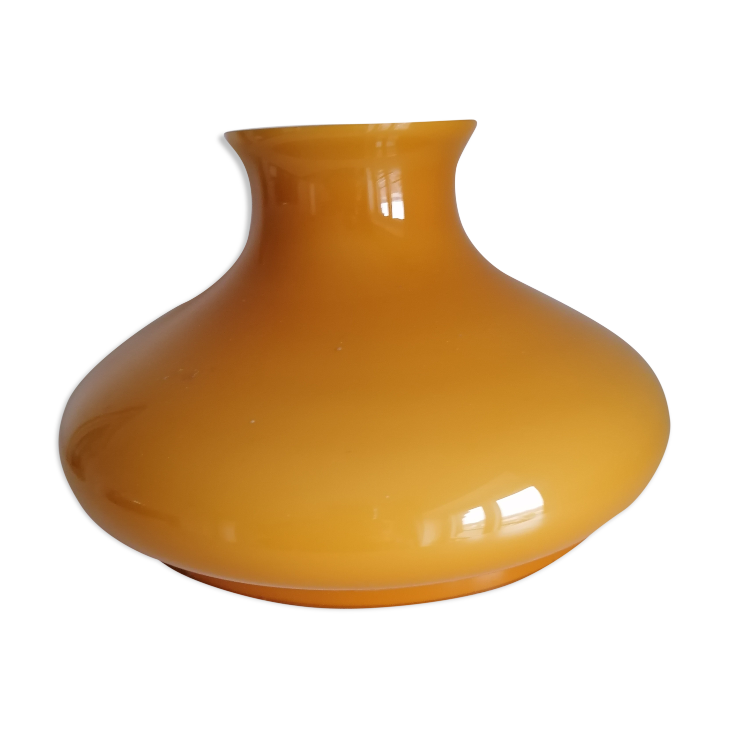 Lampshade in opaline