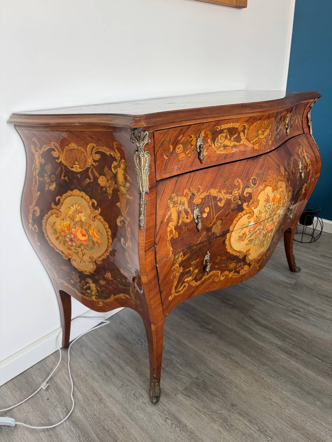 Commode style Louis XV