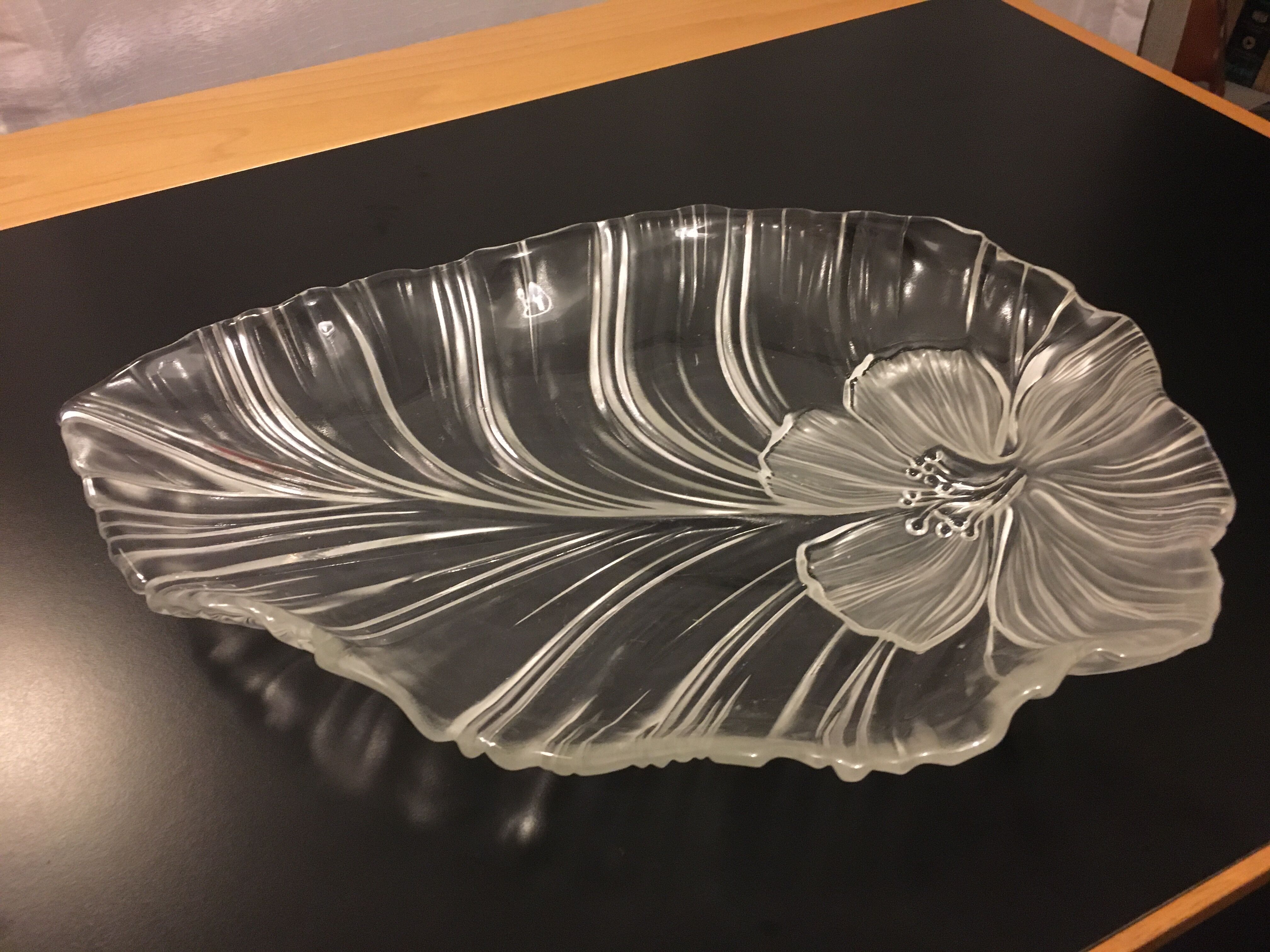 Flower pattern glass dish
