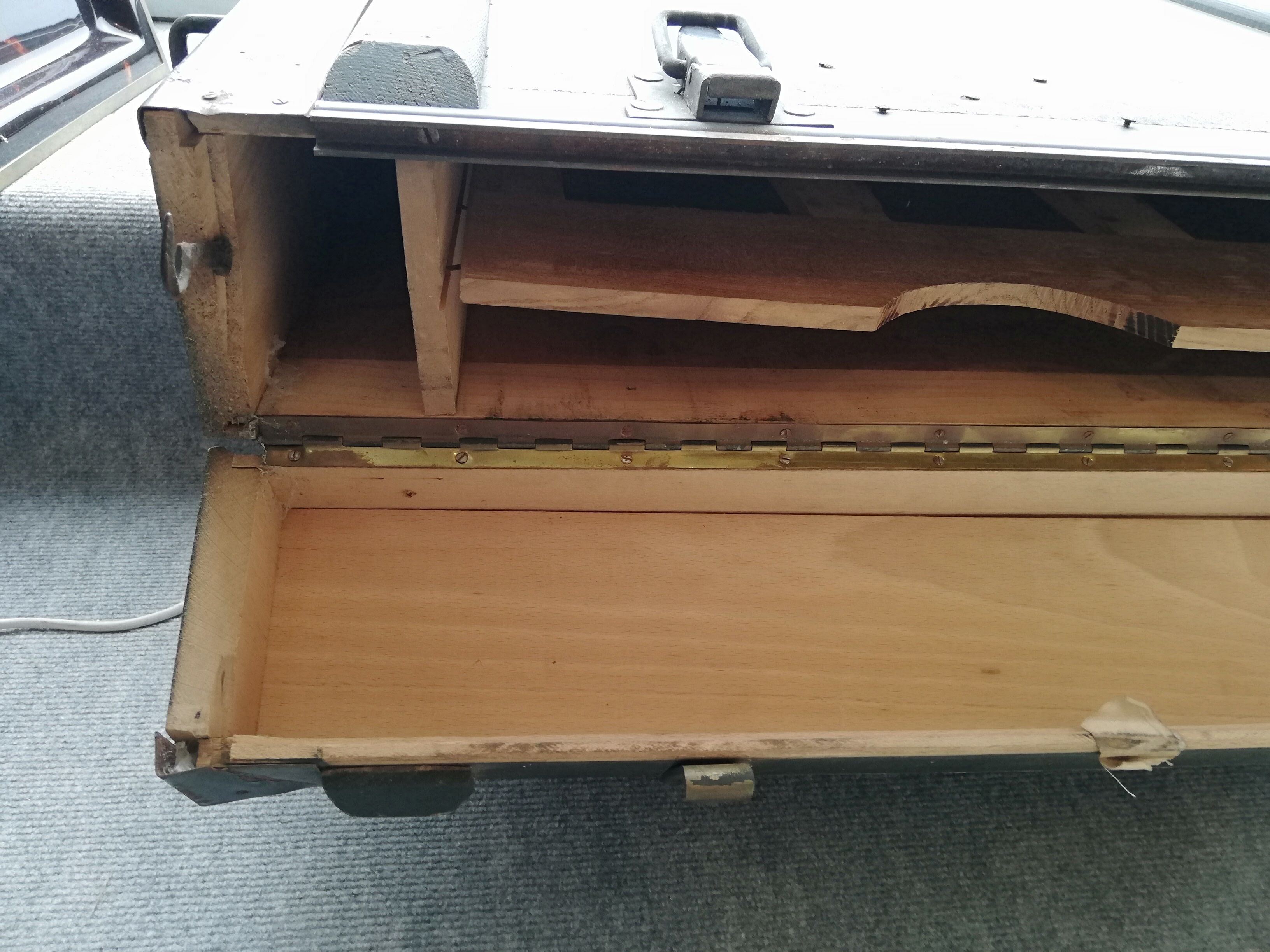 Trunk for nautical charts