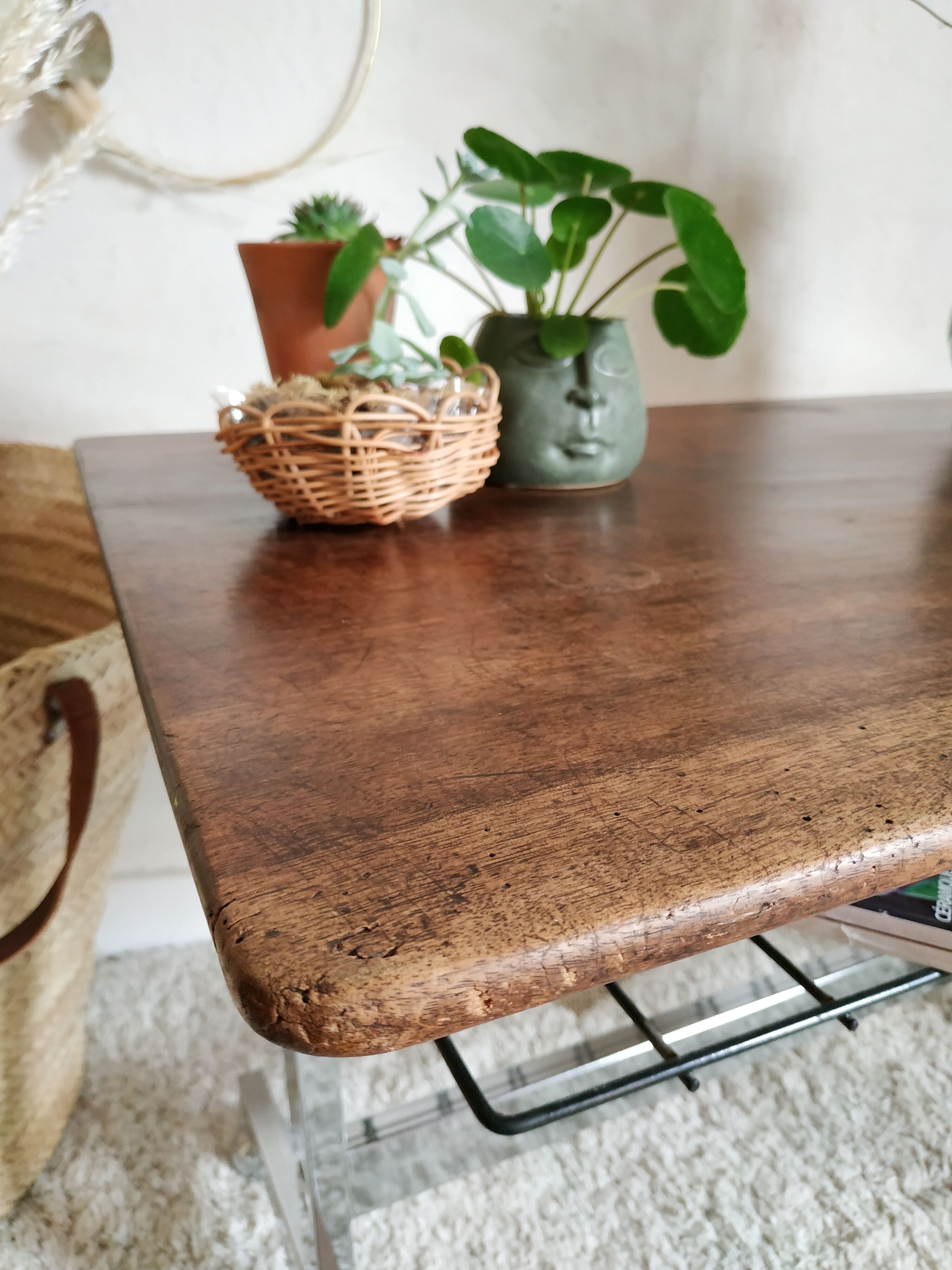 Metal and wood dessert