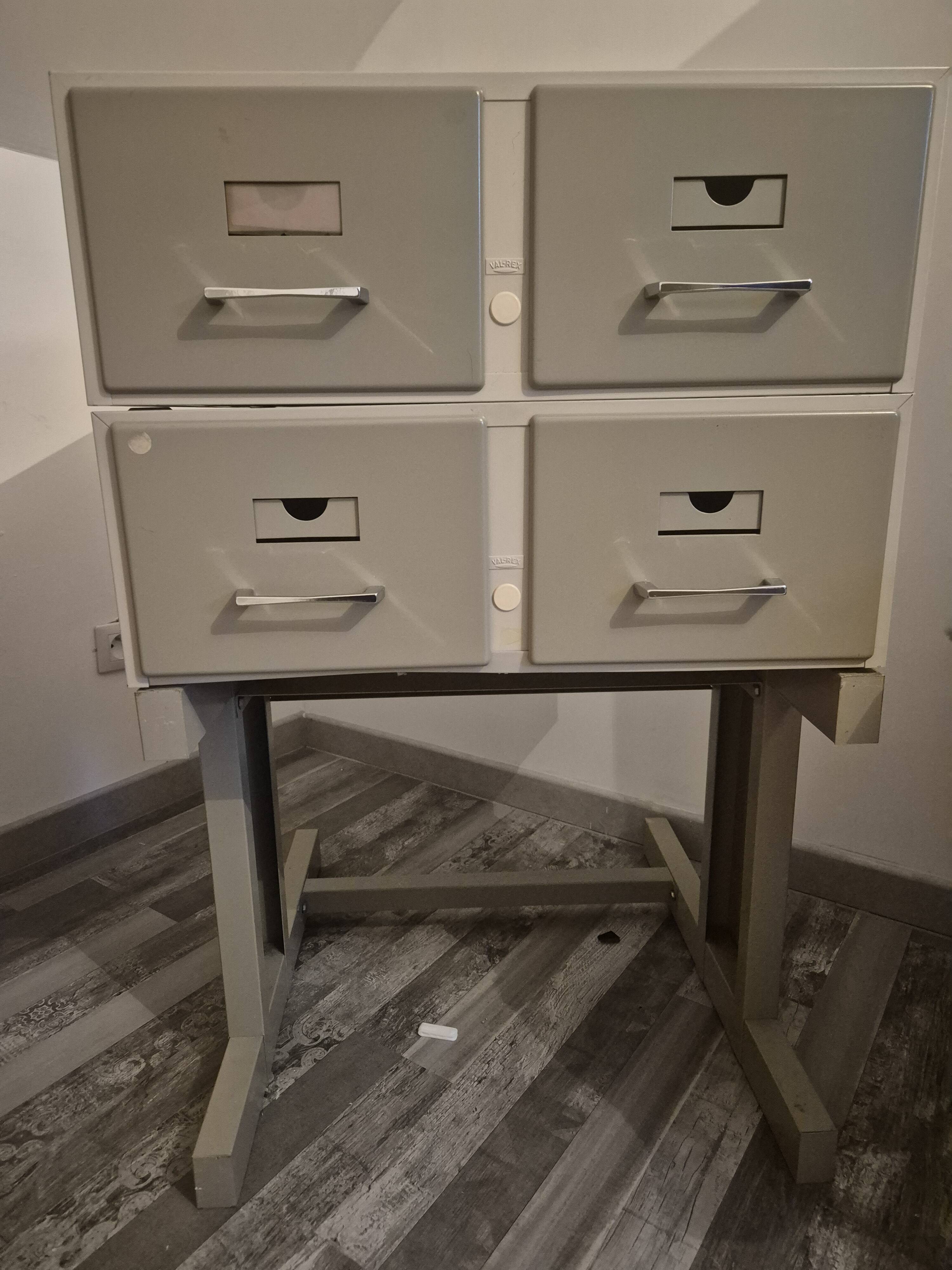 Metal storage