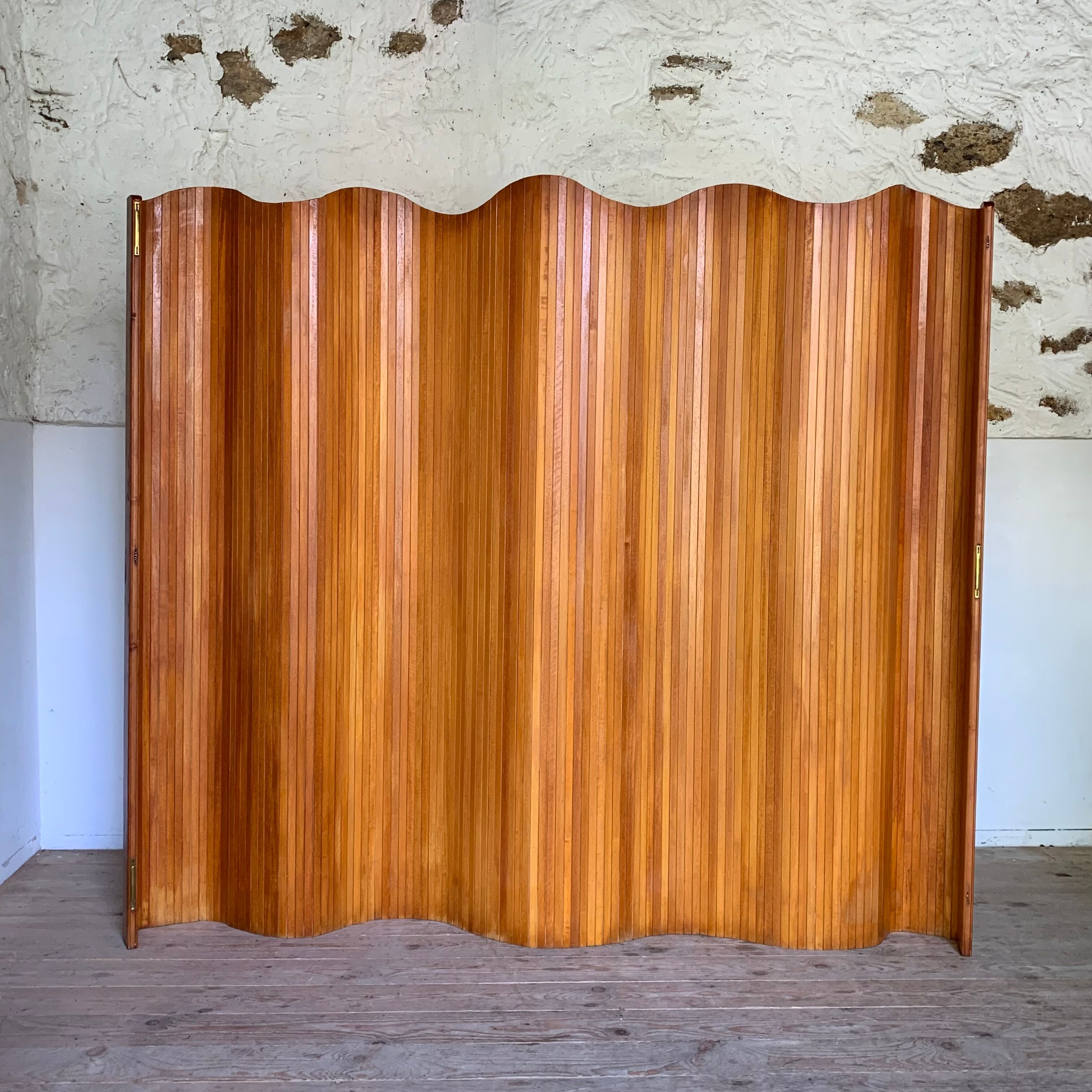 Baumann style vintage wooden slat screen