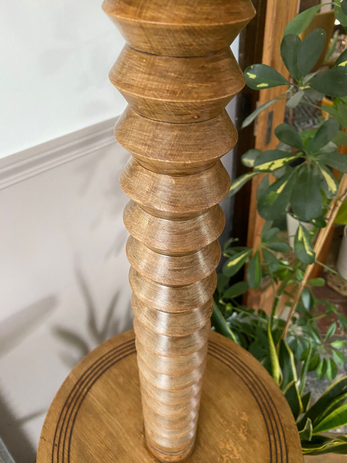 Vintage art deco floor lamp in turned wood
