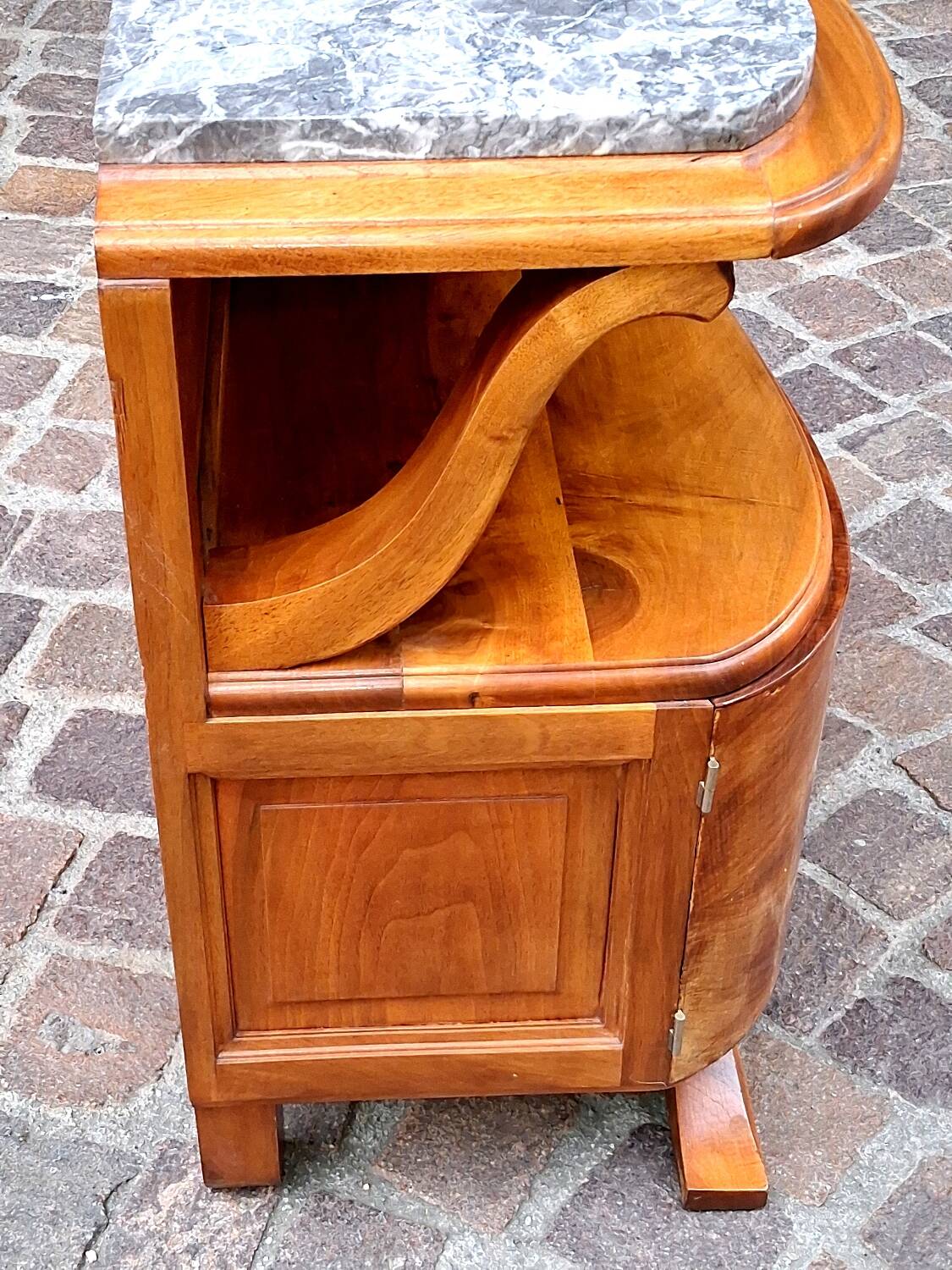 Asymmetrical console table, art deco style from the 1920s to 1930s.