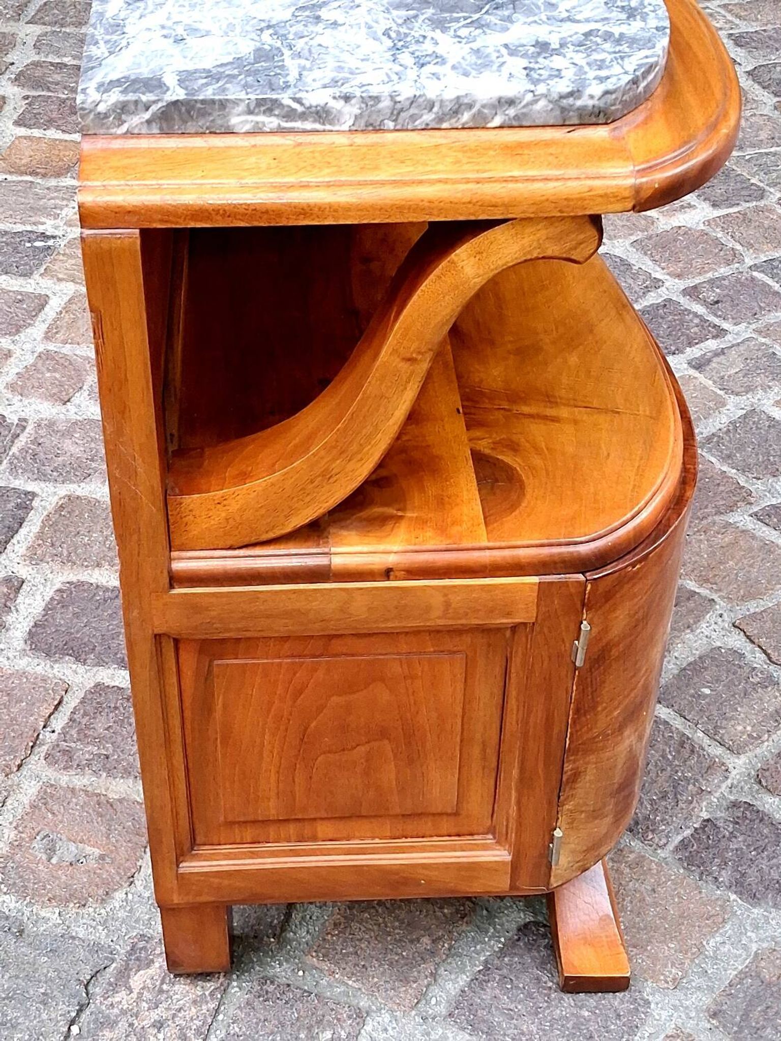 Asymmetrical console table, art deco style from the 1920s to 1930s.
