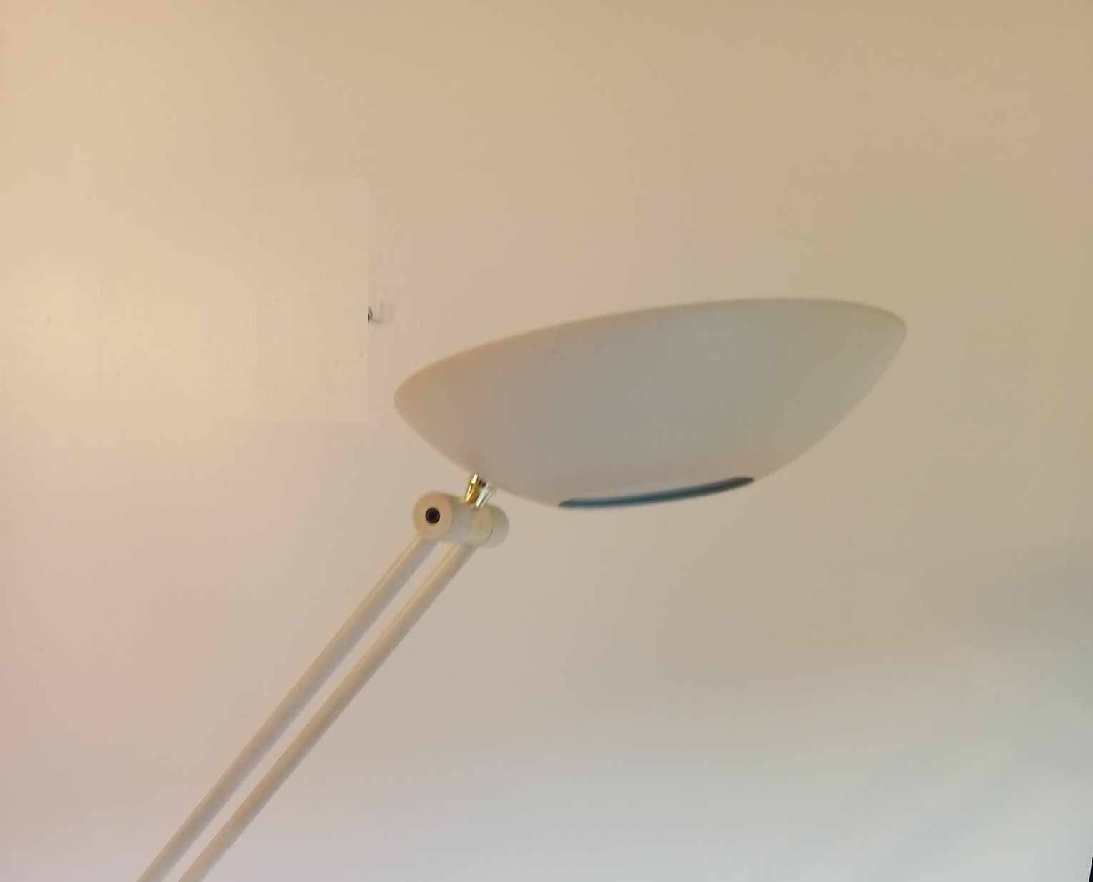 Lampadaire liseuse Italie années 70 couleur crème.