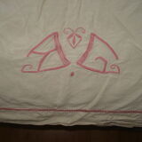 Drap ancien en métis brodé main pour un lit 2 places