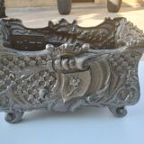 Cast iron planter