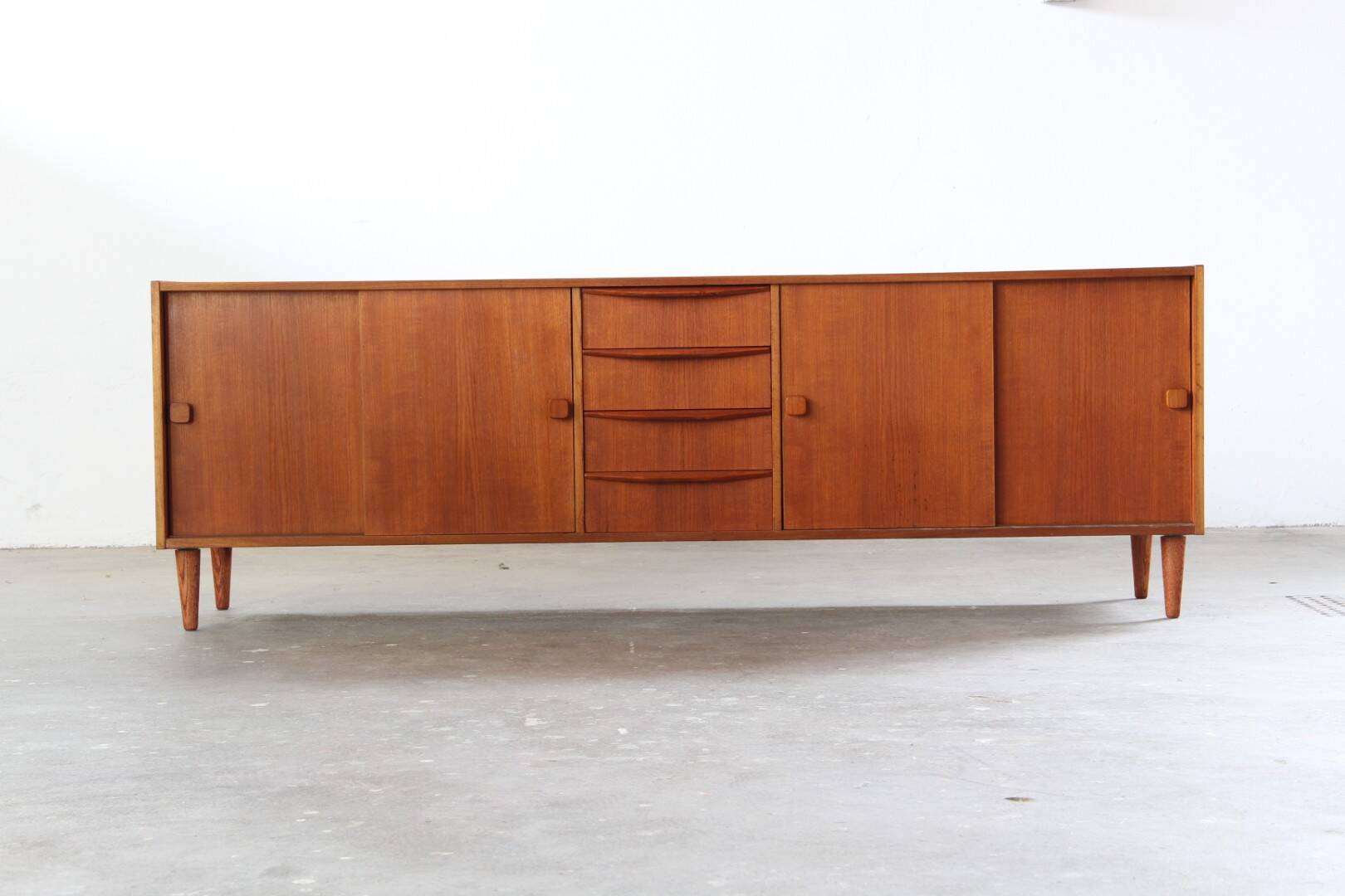 Vintage Mid-Century Danish Lowboard / Sideboard in Teak, 1960s