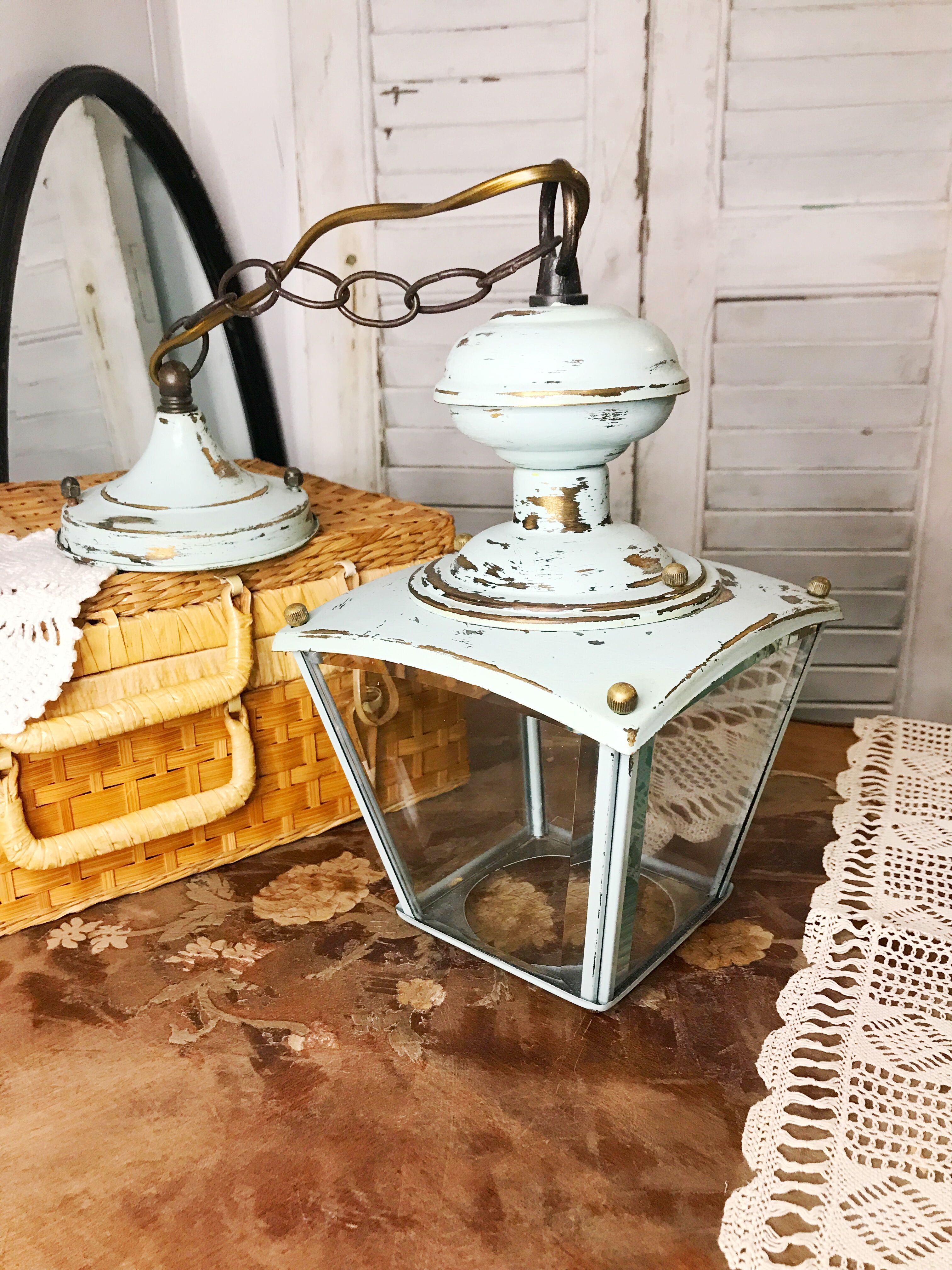 Lantern suspension