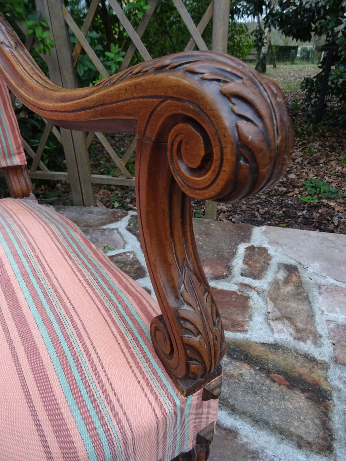 Louis XIII acanthe-leaf chair