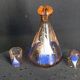 Service a liqueur, carafe en verre rose et 10 petits verres motif voilier