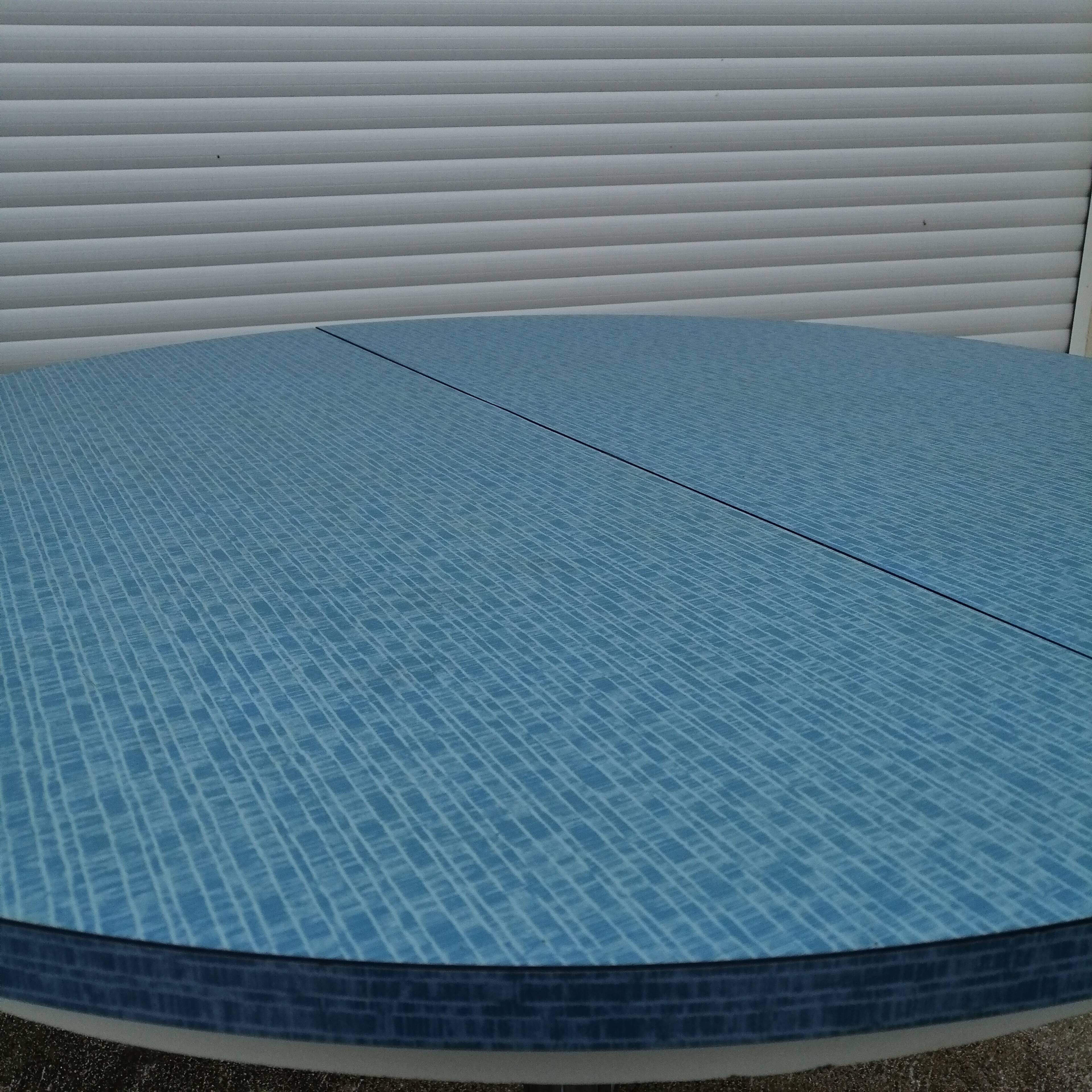Formica round table 60s/70s