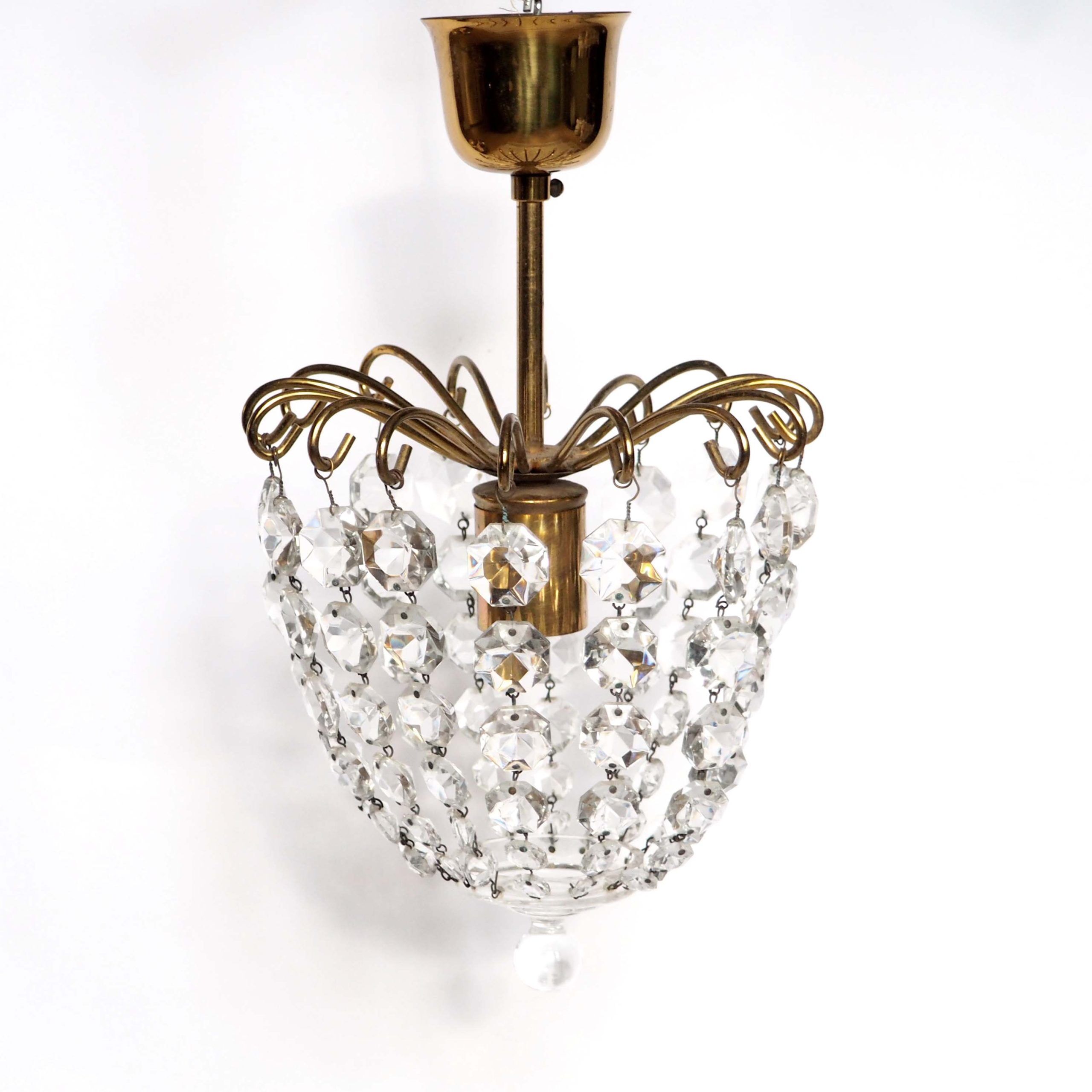 Chandelier with pendants