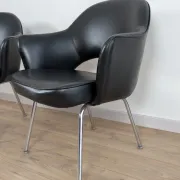 Set of 6 "Conference" chairs by Eero Saarinen for Knoll International