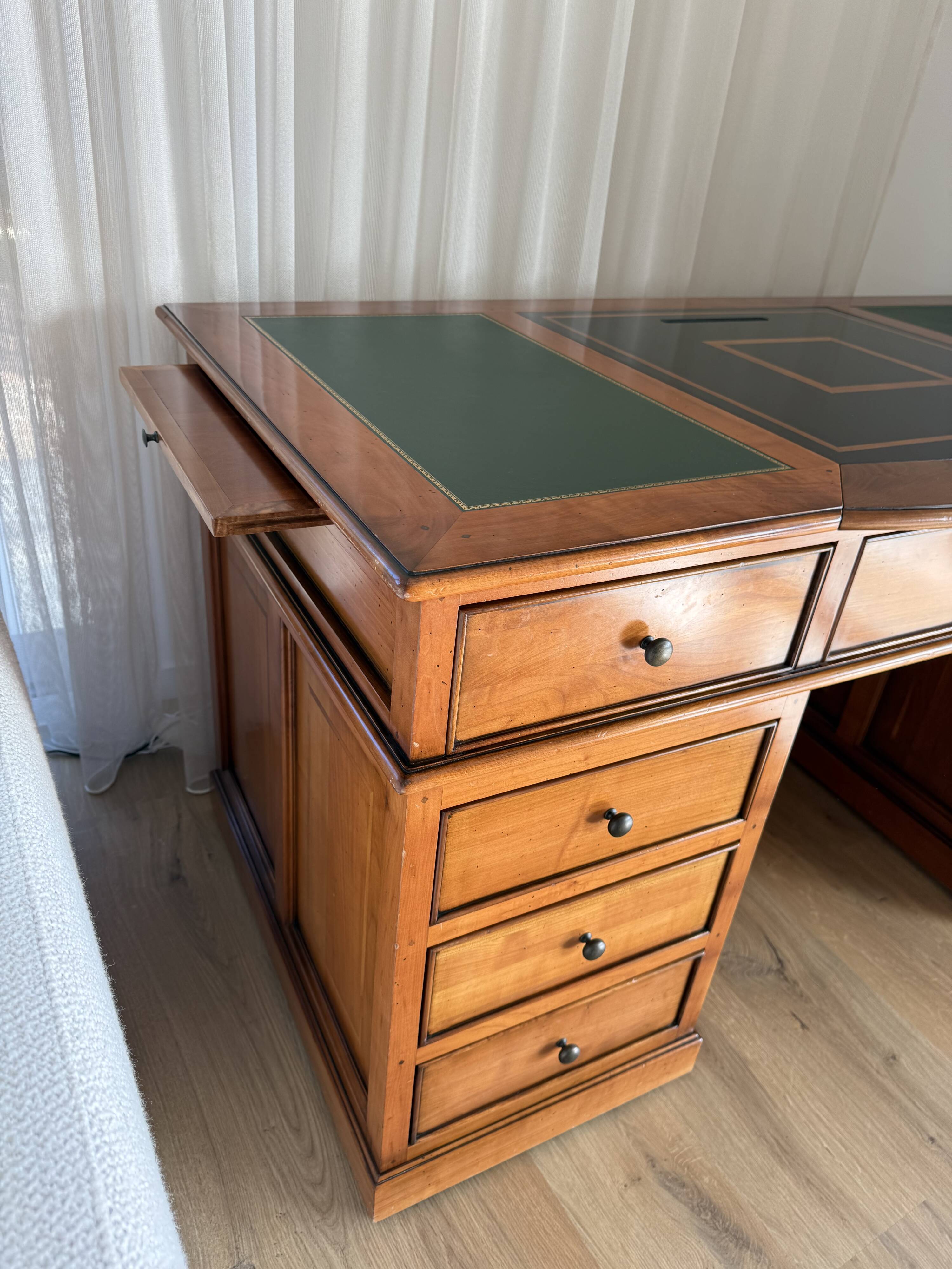 Minister Louis-Philippe's desk in solid cherry wood and leather.