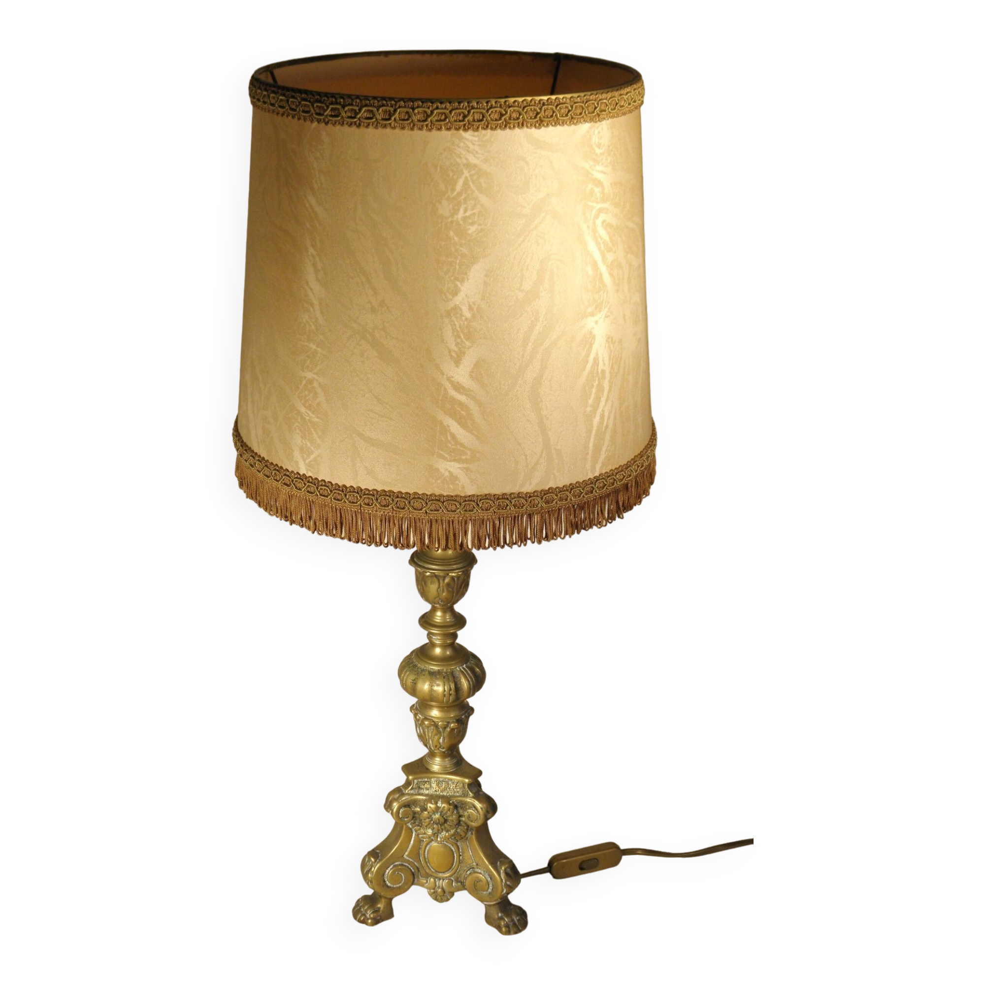 Bronze candlestick lamp