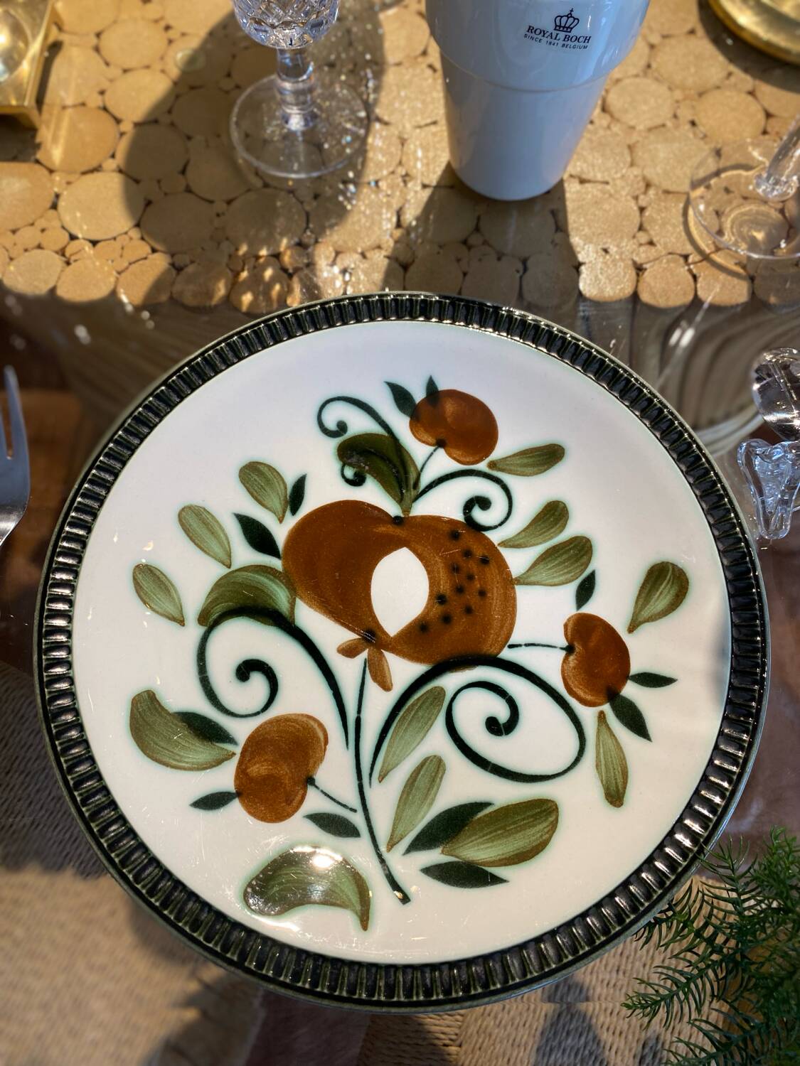 Set of 4 Argenteuil Boch Frères dinner plates