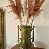 Vase amphore ancien en barbotine – Faïence décor grec antique – Signé 0E V