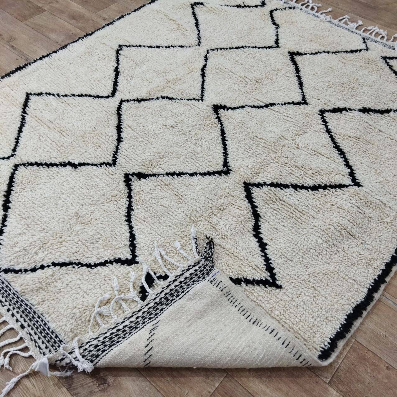 Handmade Moroccan Berber rug 220 x 190 cm