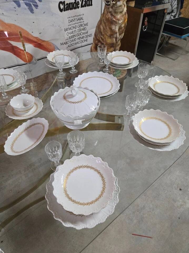 Important porcelain table service from Limoges, Raynaud manufacture.