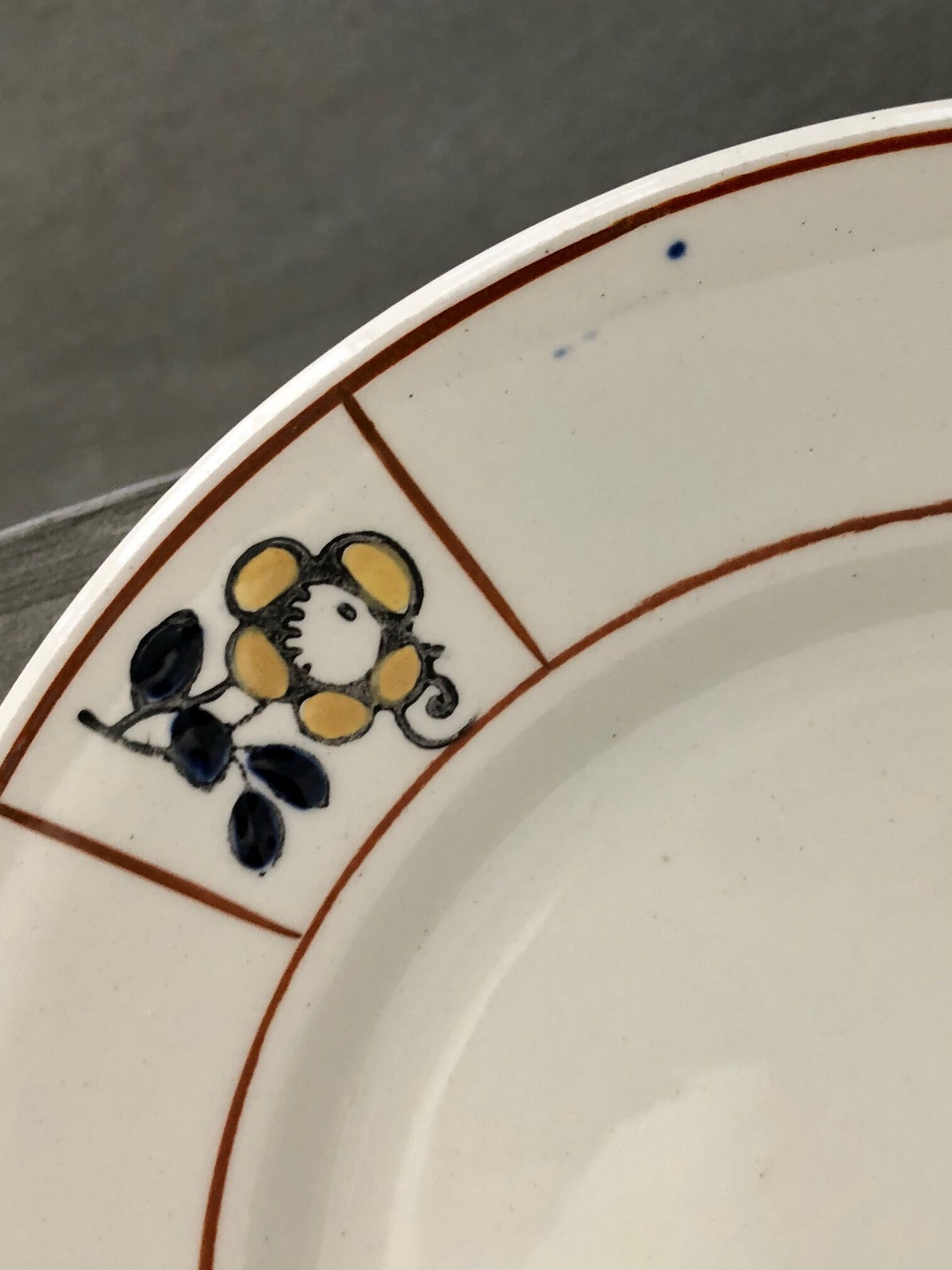 5 Terre de Fer dessert plates Salins Charbonnier