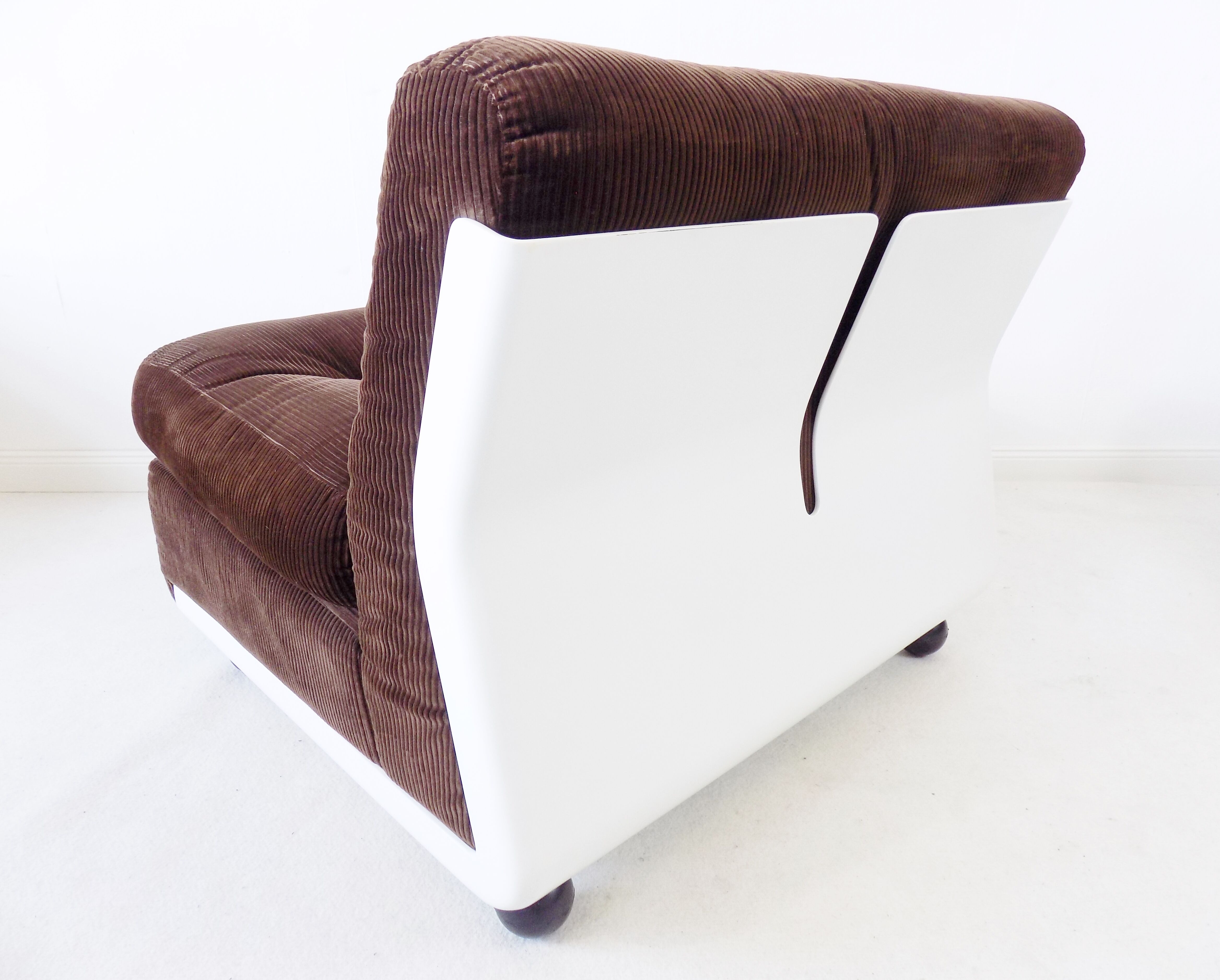 Set of 4 brown Amanta lounge chairs by Mario Bellini for C&B Italia