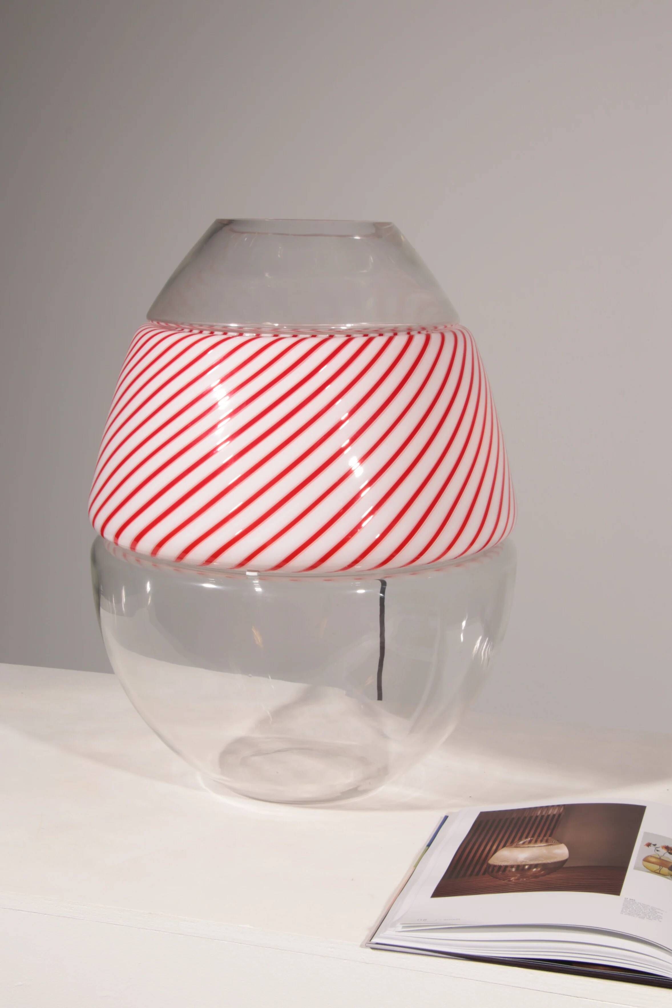 Very large egg-shaped lamp by Carlo Nason for AV Mazzega, Murano glass model LT 535, Italy, 1970s.