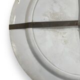 Large italian earthenware dish with putti decor in the taste of urbino