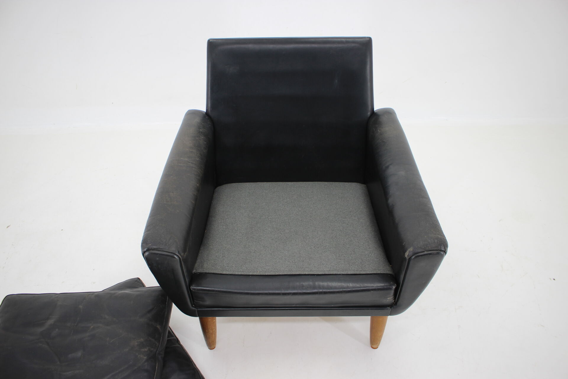 1960s black lether danish armchair