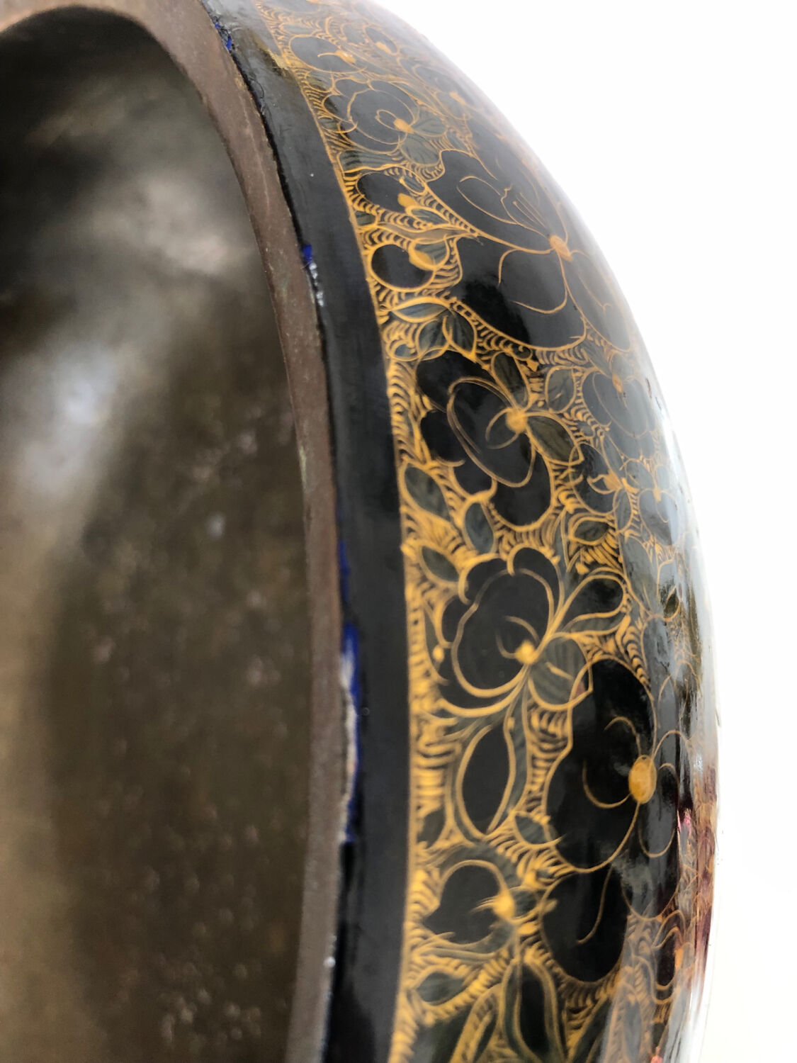 Antique black lacquered wooden coupe with gold decoration - late 19th century
