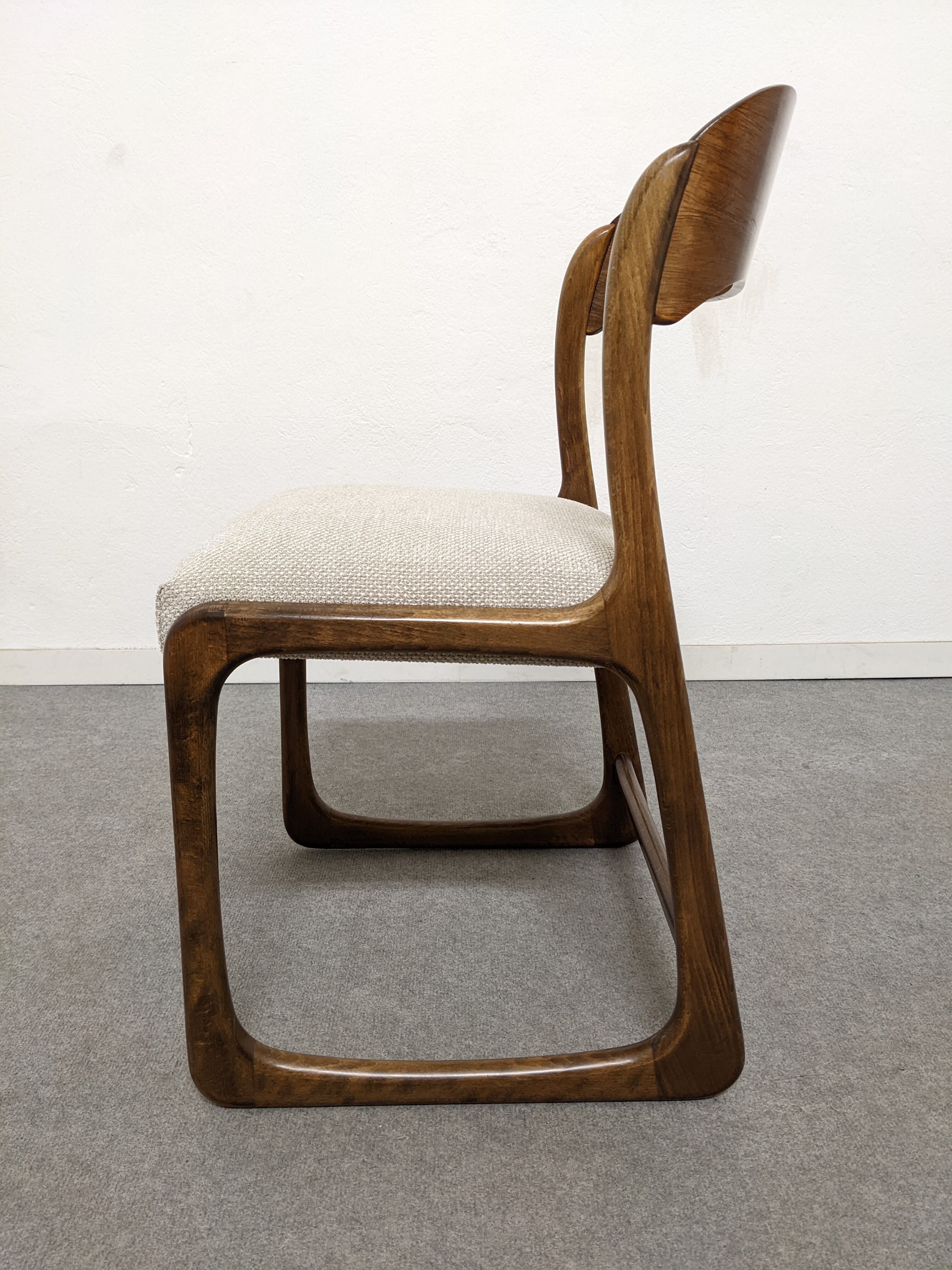 Série de 6 chaises traineau Baumann des années 60/70