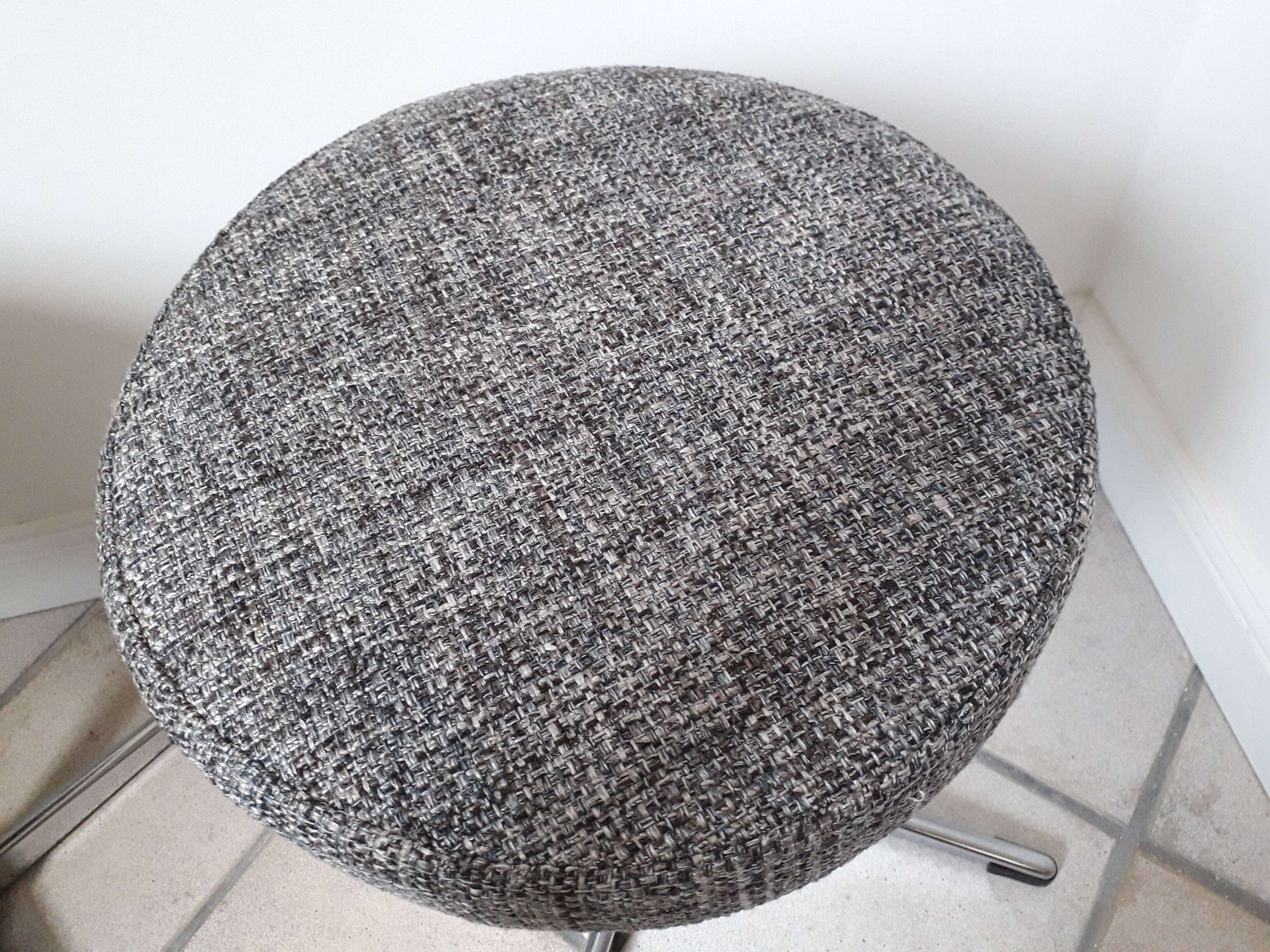 Pair of swivel stools 70s central foot