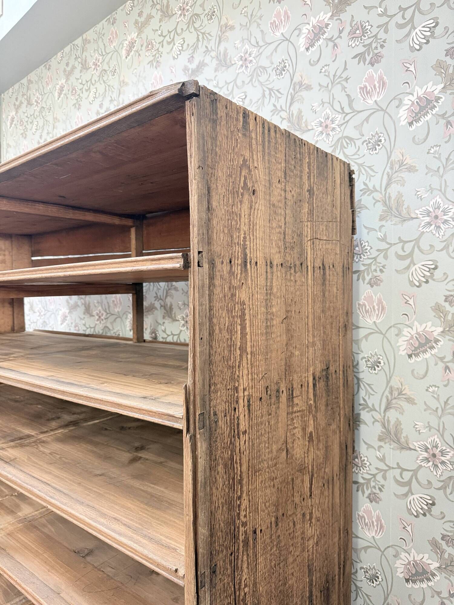 Large workshop cabinet with drawers (renovated)