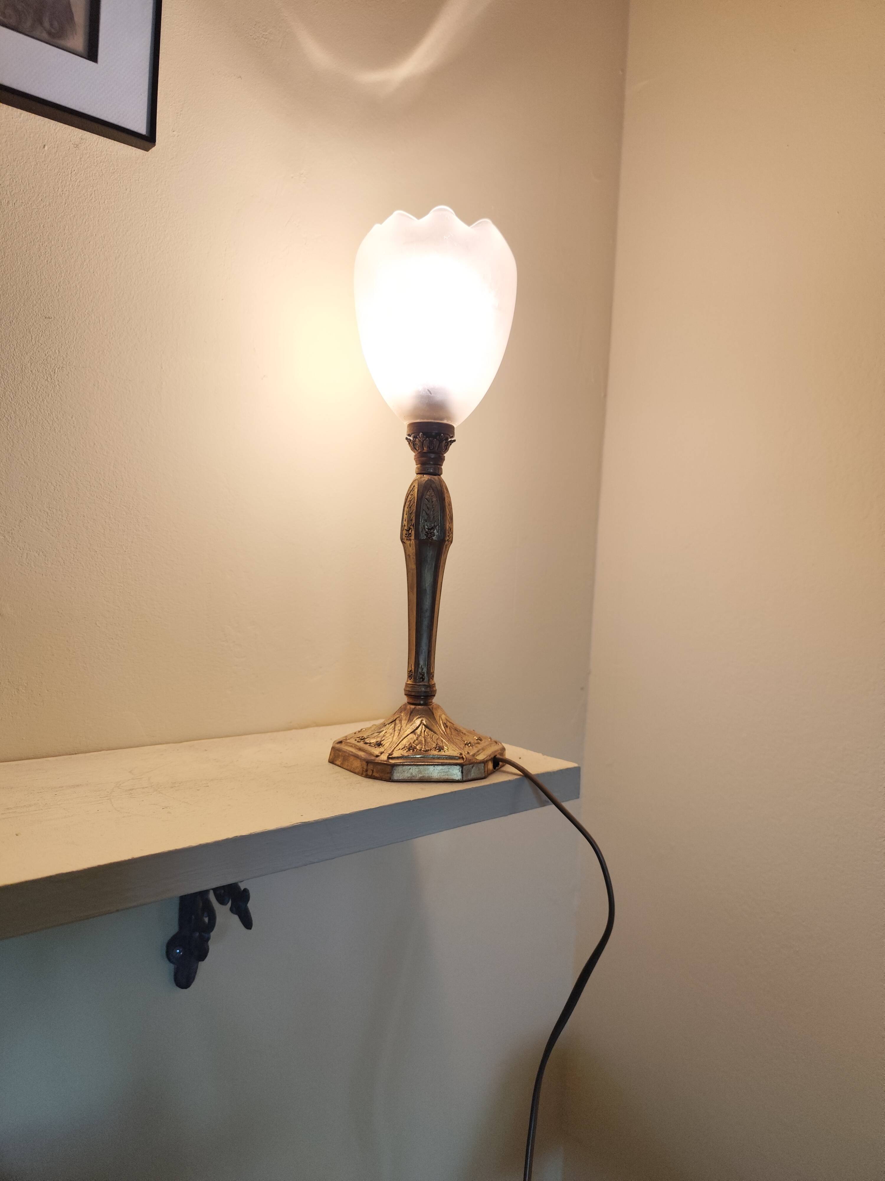 Lamp with a 19th-century chiseled bronze base and antique glass shade