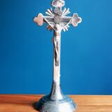 Crucifix autel de table en métal