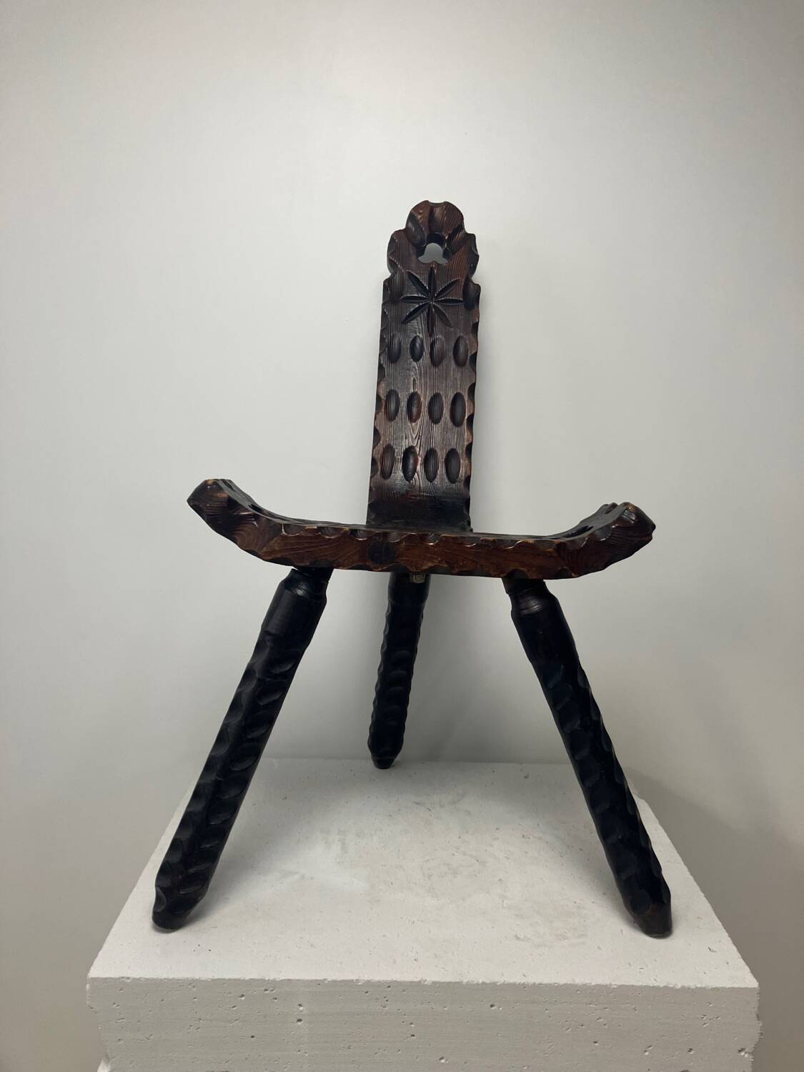 Chaise tripode brutaliste, 1950s