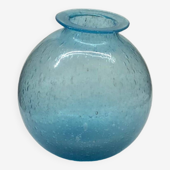 Vase en verre bullé en boule bleu
