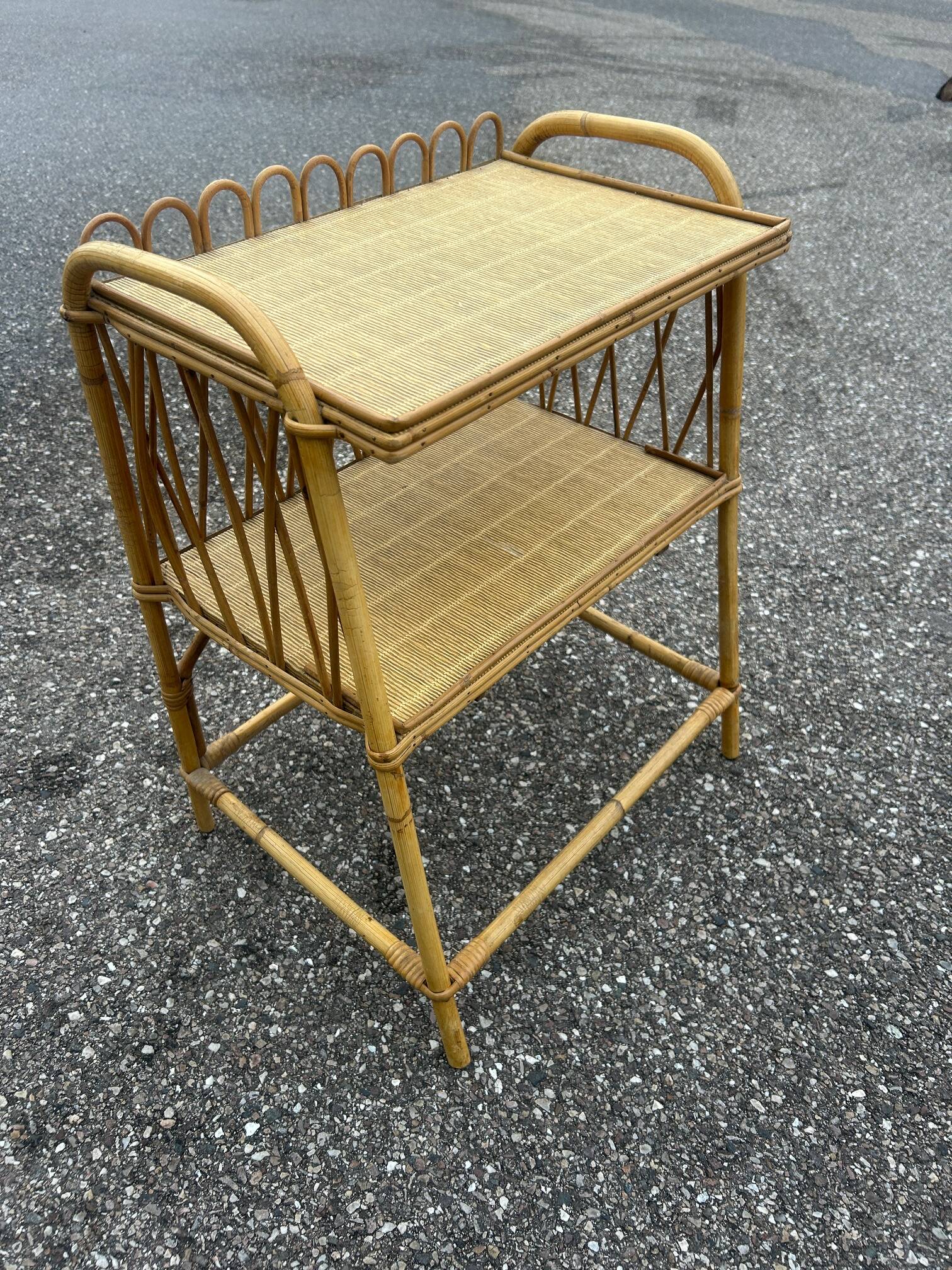 table d'appoint en rotin et osier  1970