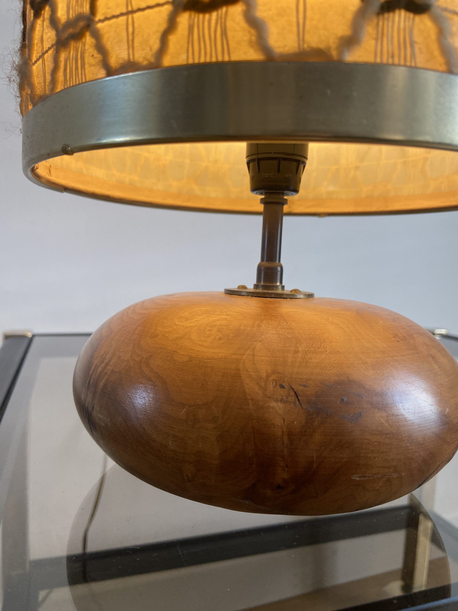 Vintage table lamp in wood magnifying glass and braided wool