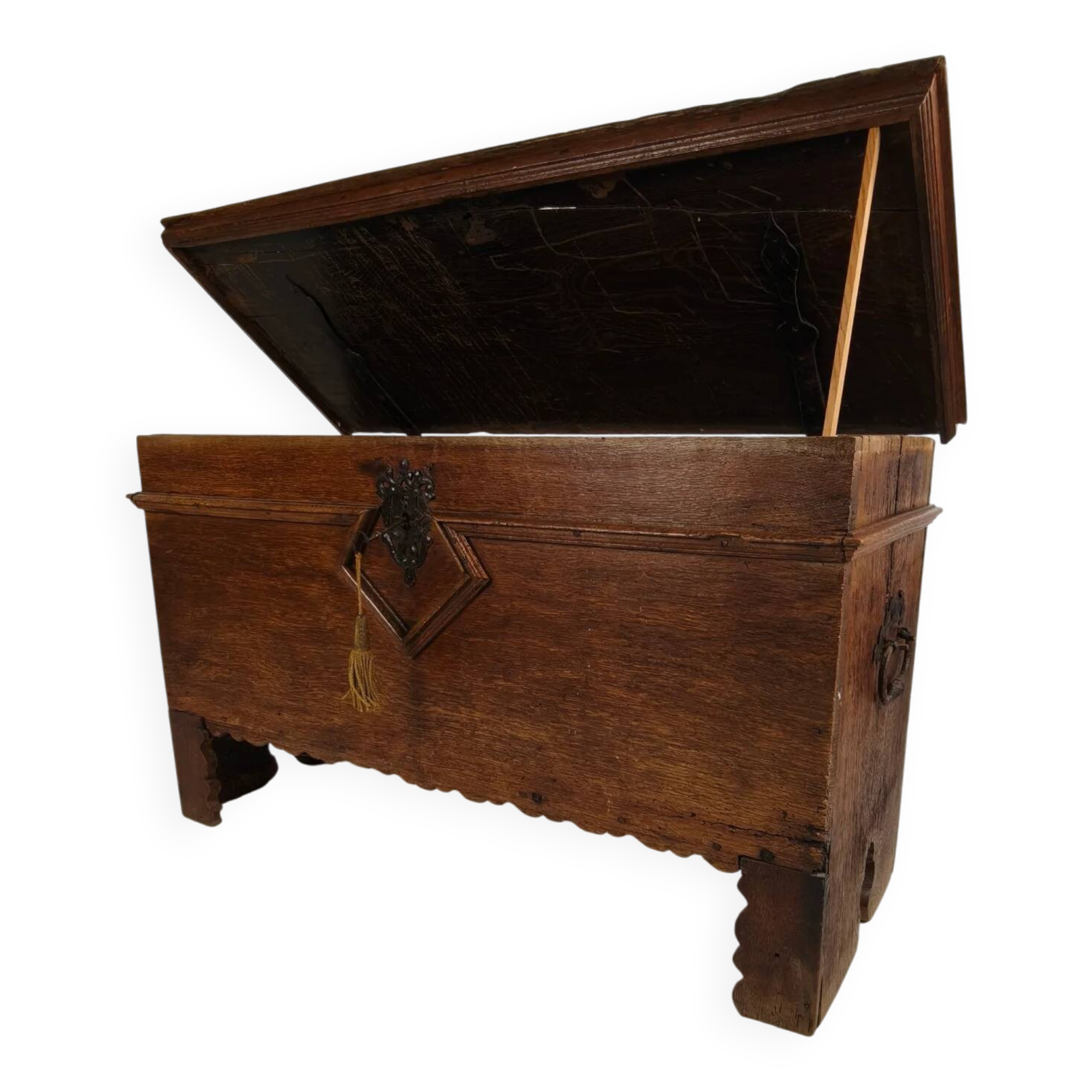 Elegant 18th century oak chest – dated 1756