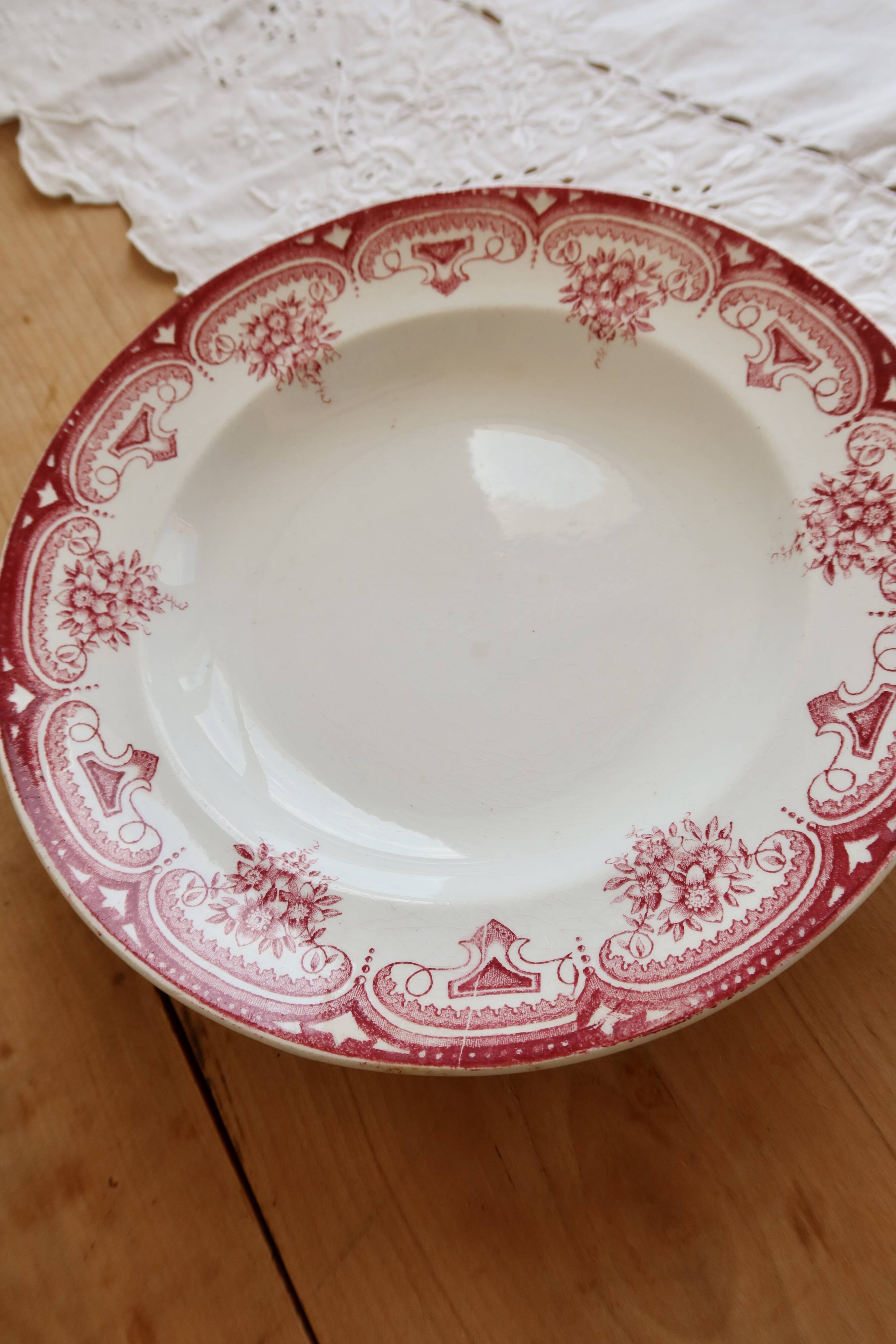 Shallow dish red iron clay Onnaing - Narcisse model